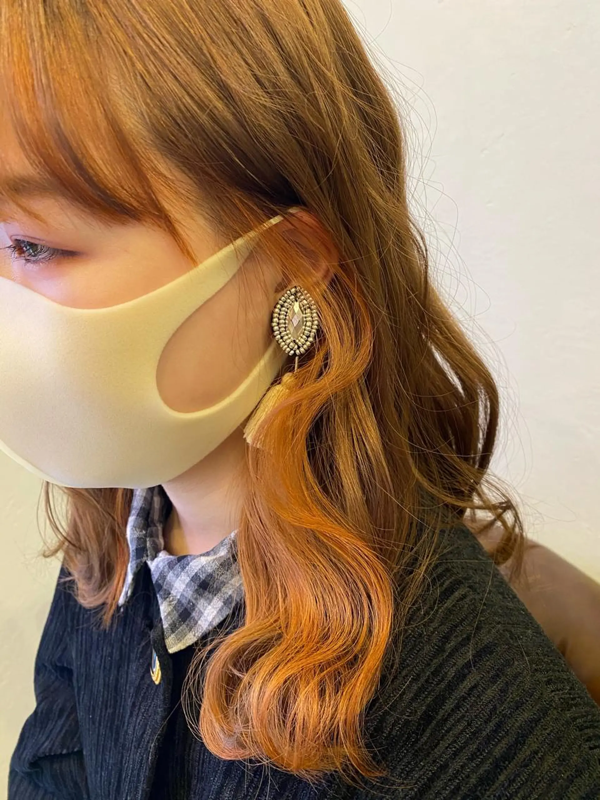 ミディアム カラー 新谷 桃子のヘアスタイル