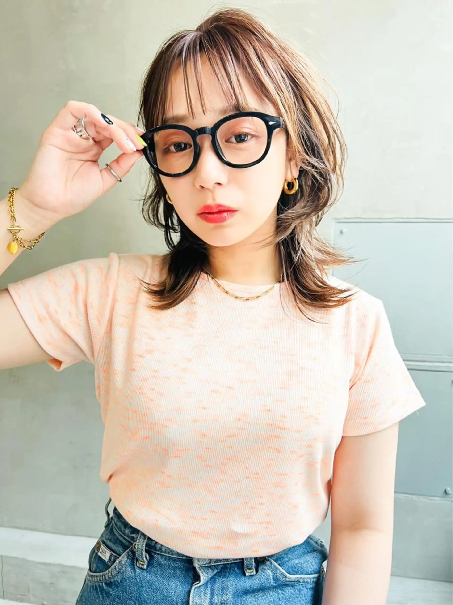 ミディアム レイヤーカット 外ハネヘア ウルフカット ウルフレイヤー カット ヘアカラー パーマ お気に入り数2.3万 🏆SHO🏆のヘアスタイル