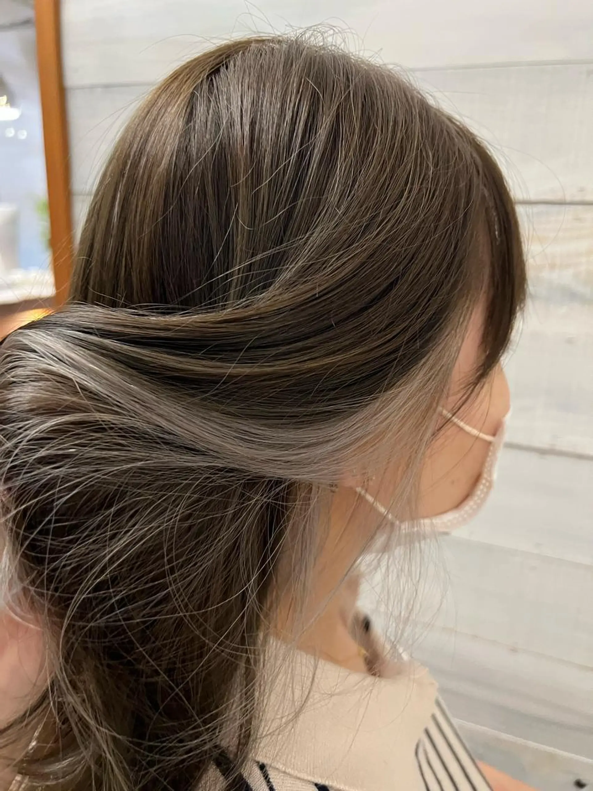 セミロング カラー ヘアカラー 小池 楓のヘアスタイル