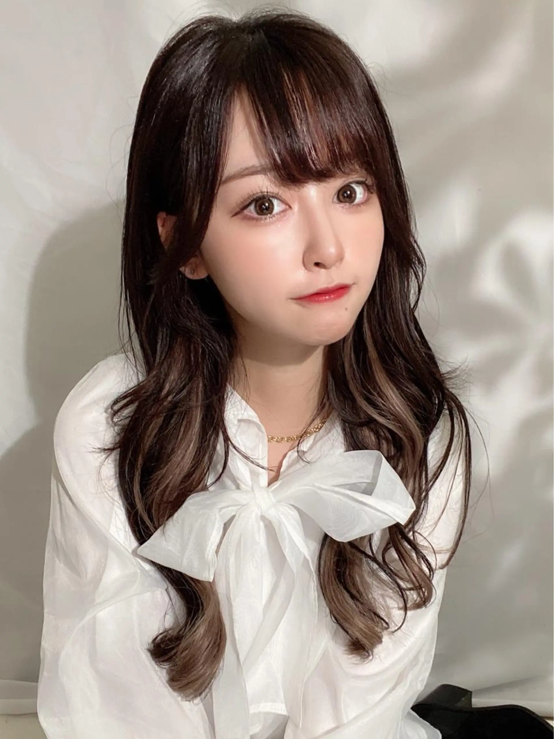 ロング カラー ブリーチ ケアブリーチ ダブルカラー イヤリングカラー ハイライトカラー カット ヘアカラー トリートメント 新宿✨顔周りカット 韓国ヘア/坂本亜裟海のヘアスタイル