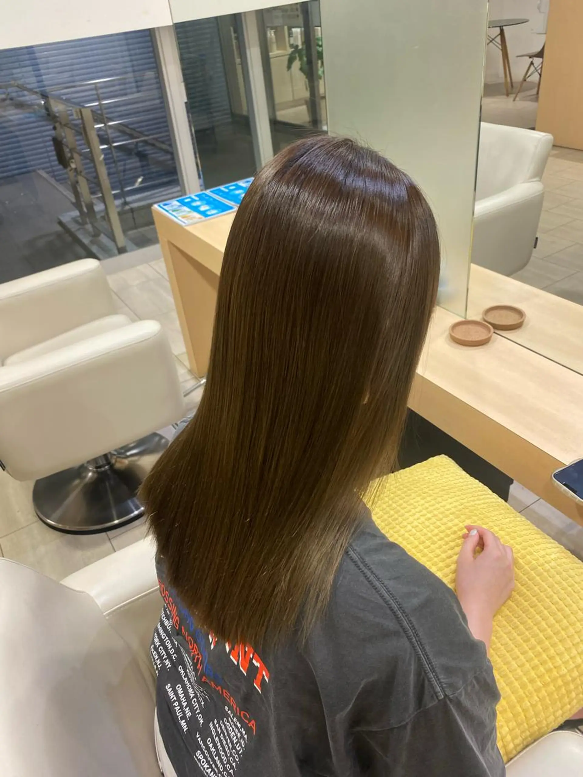 セミロング 武富 果音のヘアスタイル