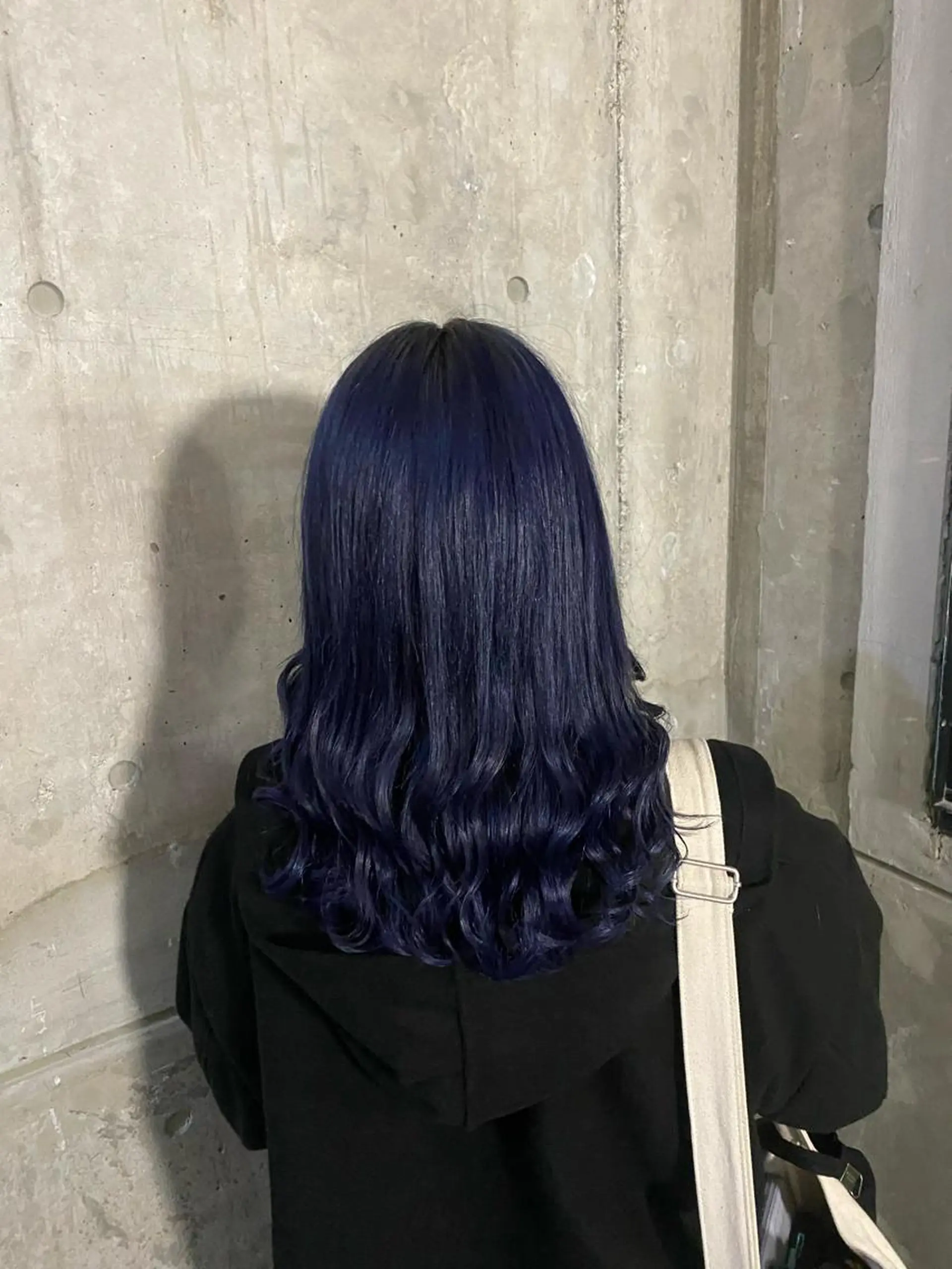 セミロング カラー ヘアアレンジ 🩵色落ち可愛い 寒色カラー🩵のヘアスタイル