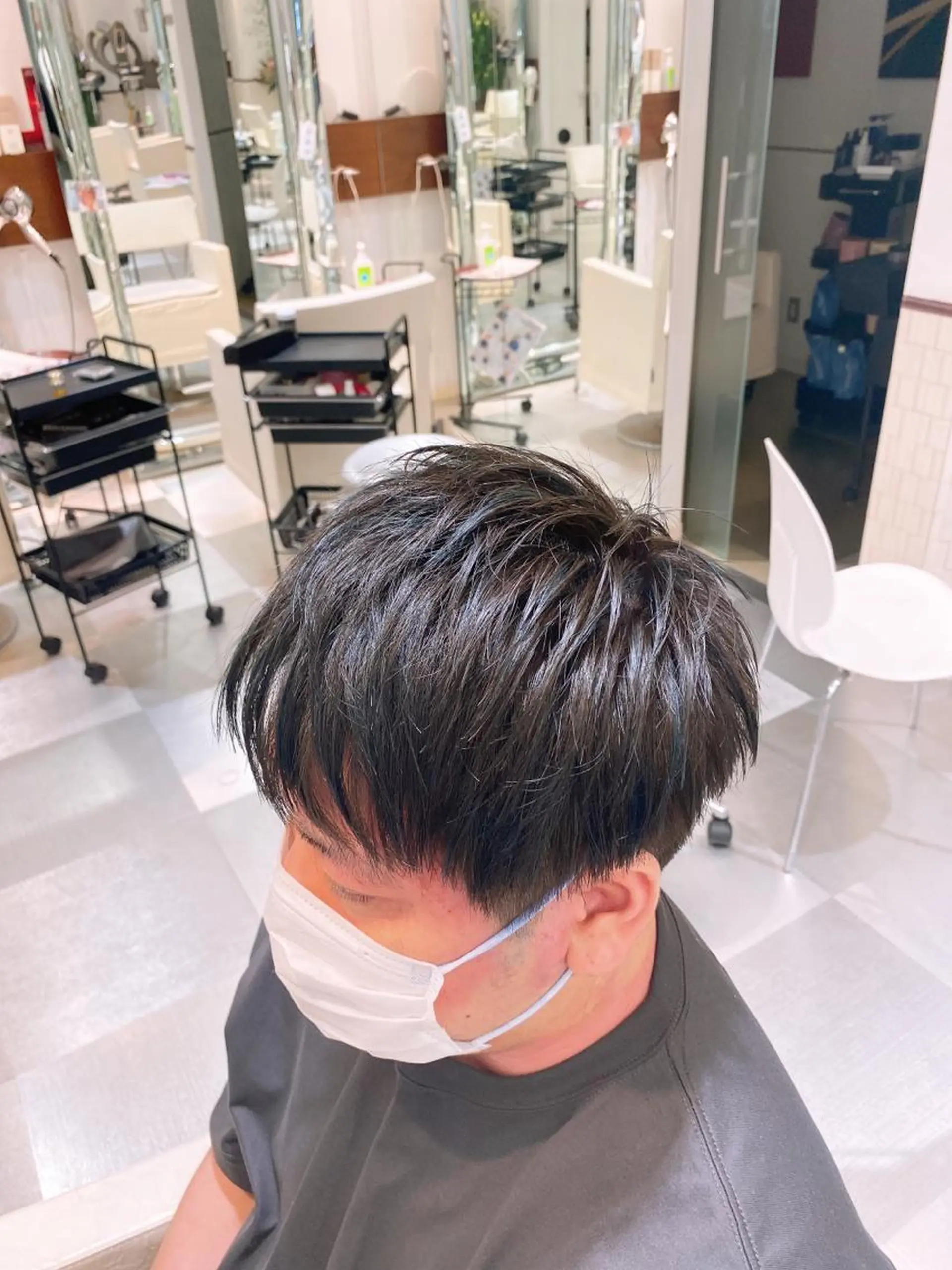 カラー メンズ メンズメッシュ ブルーカラー メッシュ コテ巻き風パーマ 藤澤　知彌のヘアスタイル
