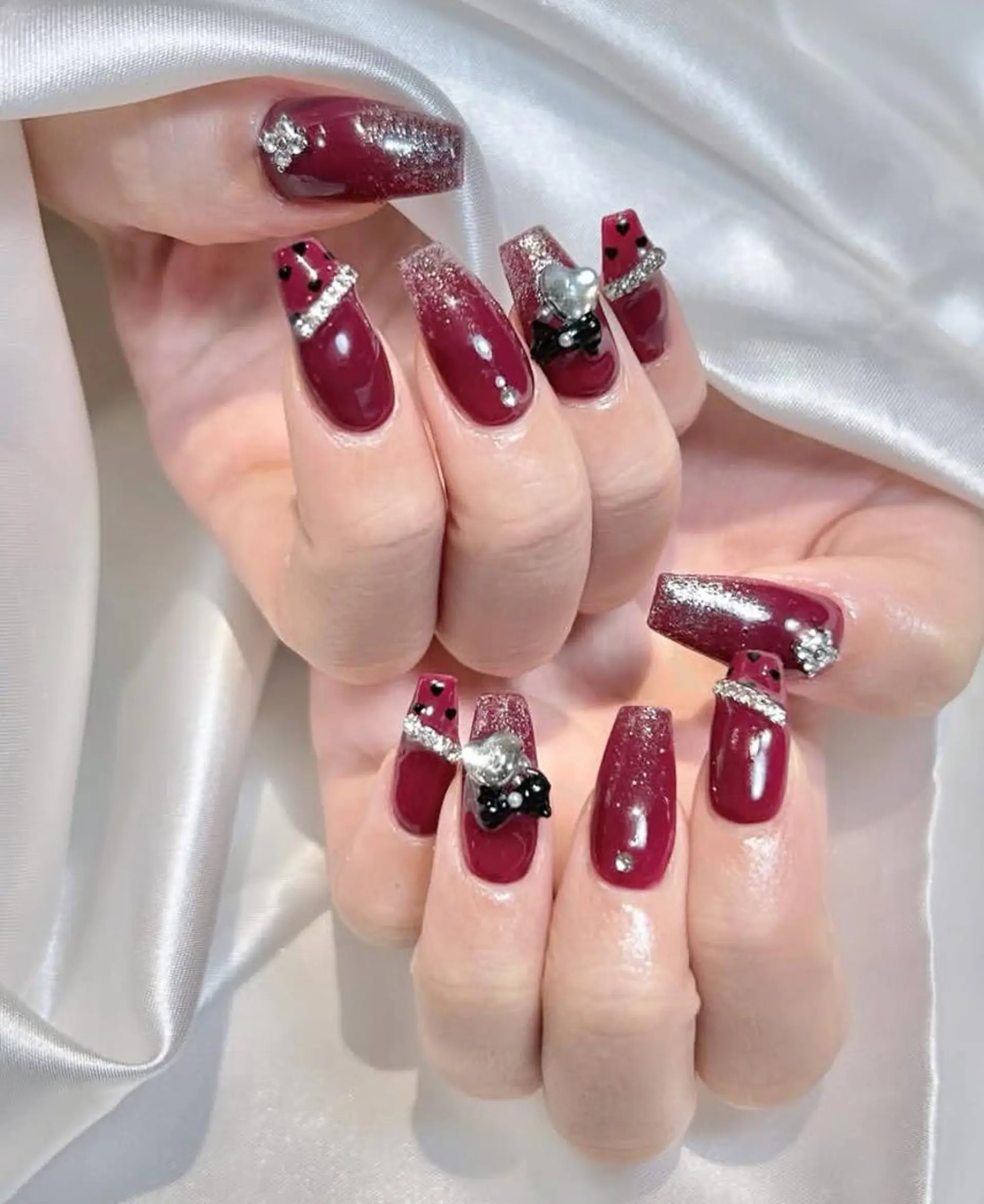 ネイル WISTERIA SAKAEのネイルデザイン