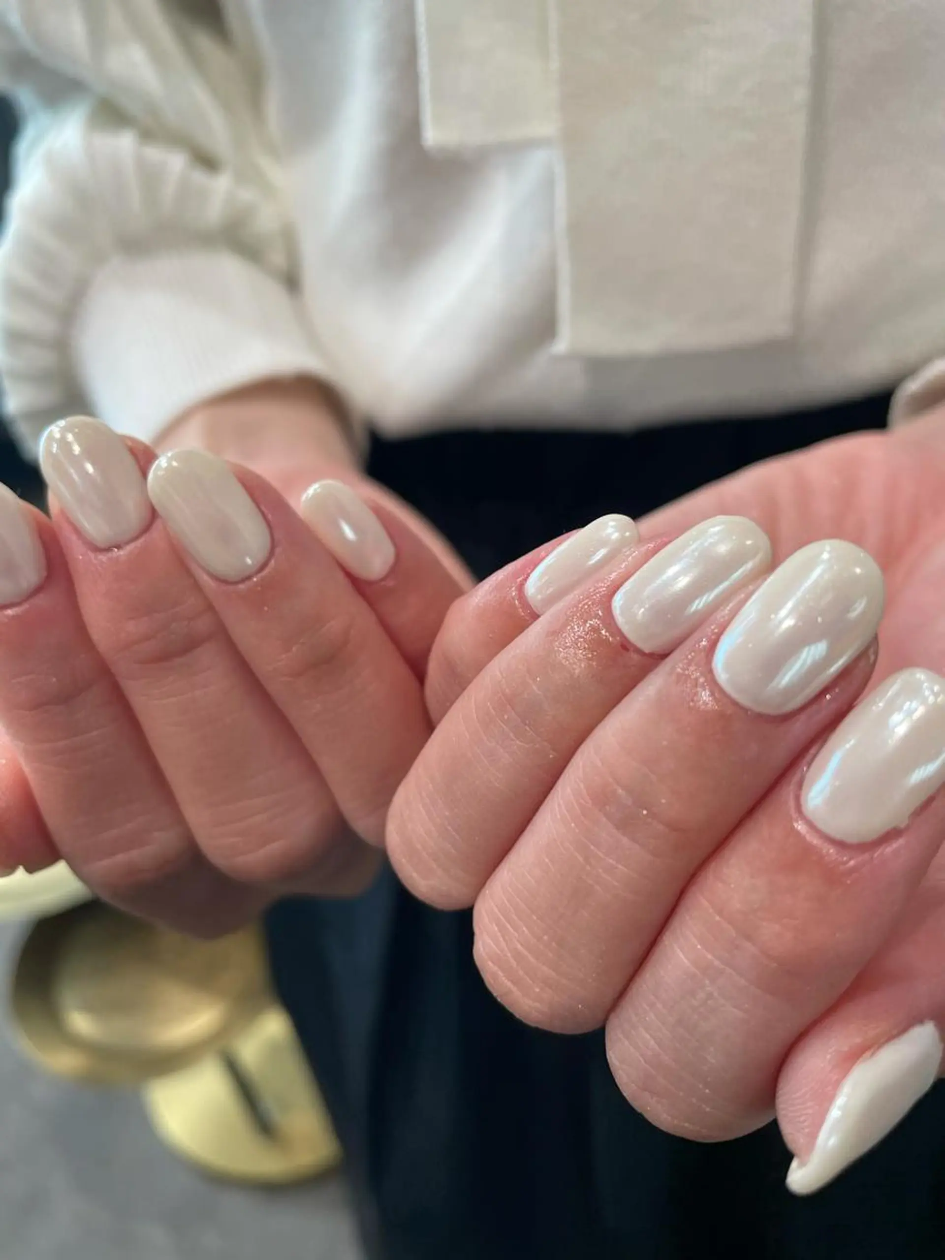 ネイル ホワイト ハンドネイル ナチュラル透明感🌱 小山美樹子のヘアスタイル
