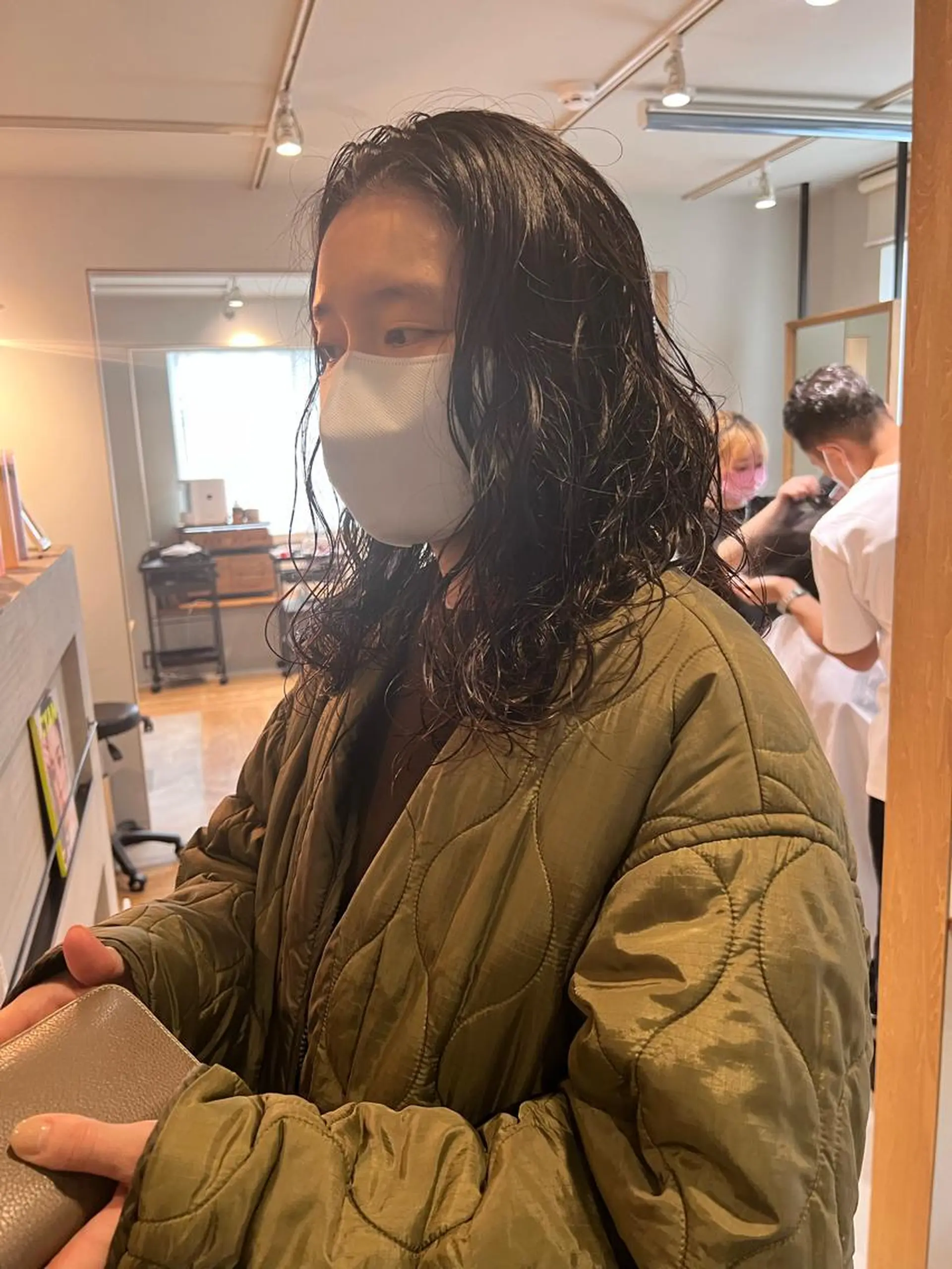 セミロング パーマ ミディアムパーマ /癖毛パーマのヘアスタイル