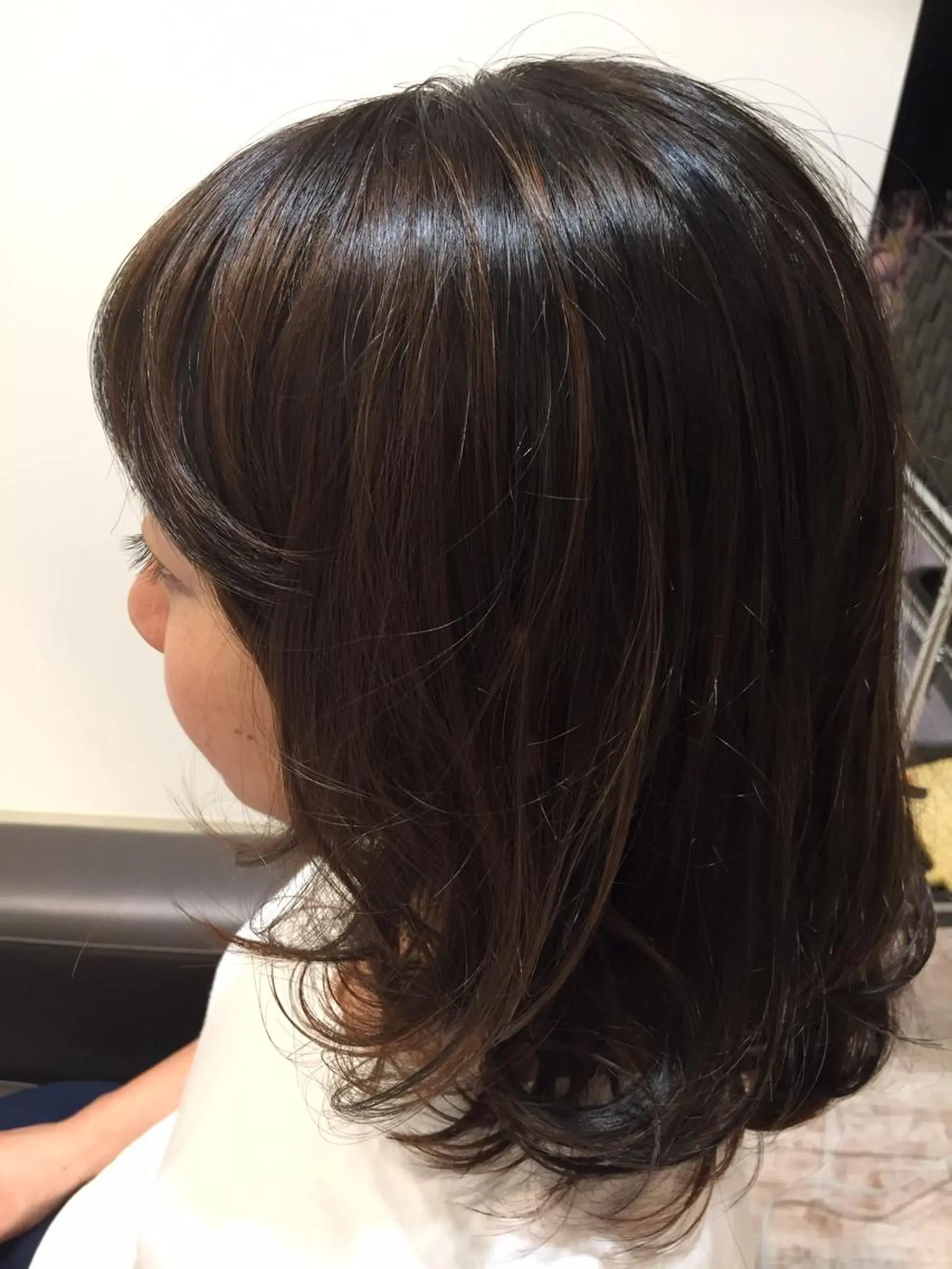 セミロング カラー セミロングパーマ ブラウンカラー デザインカラー ハイライトカラー ハイトーンカラー BIANCO北堀江 AKANEのヘアスタイル