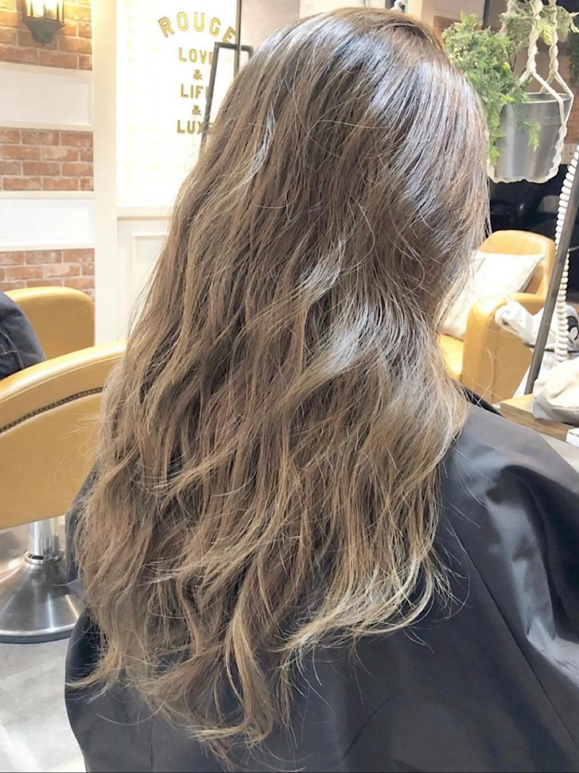 ロング salowin 原宿 aroa所属・韓国／ハッシュカット ／透明感カラー／金野のヘアスタイル