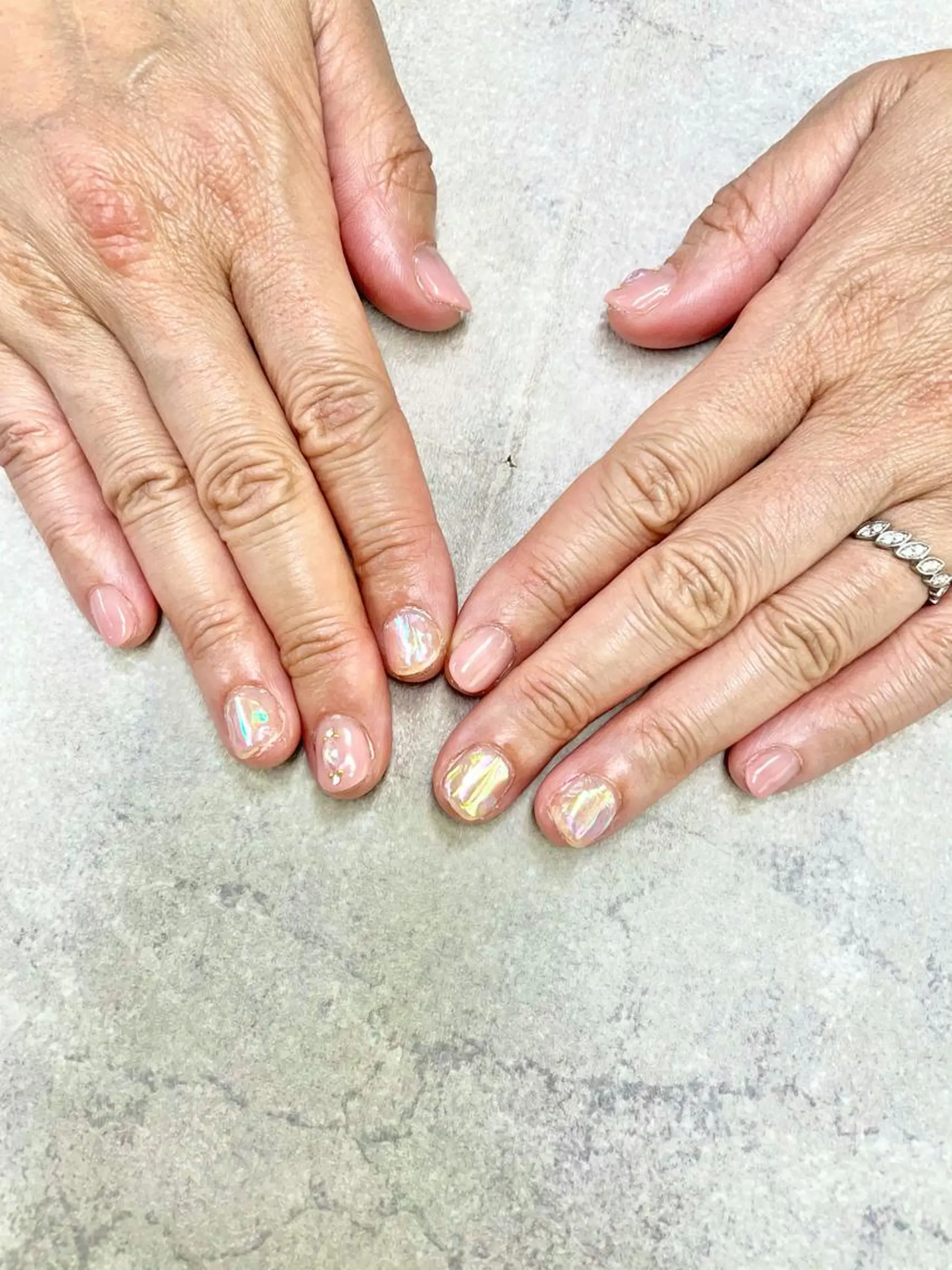 ネイル グラデーション 氷ネイル・うるうるネイル ピンク 春ネイル ハンドネイル ハンドケア FASTNAIL PLUS 新宿店のネイルデザイン