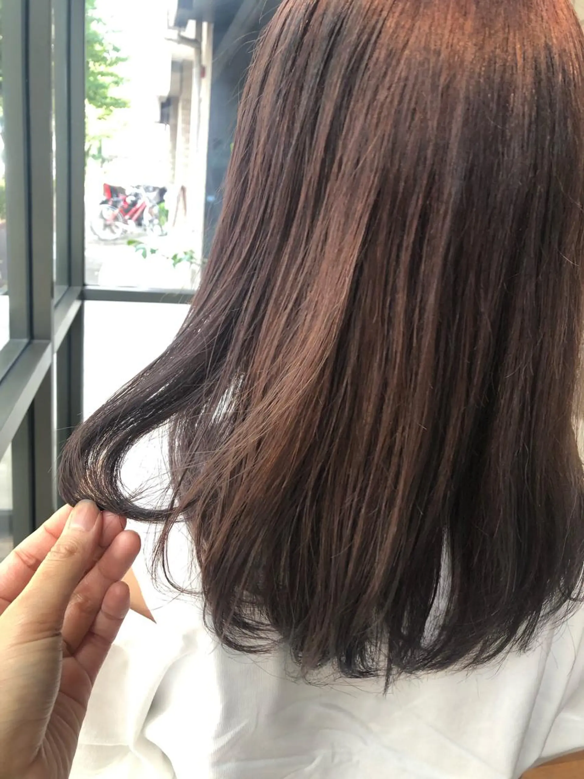 ロング アッシュ ヘアカラー 松本  夏海のヘアスタイル