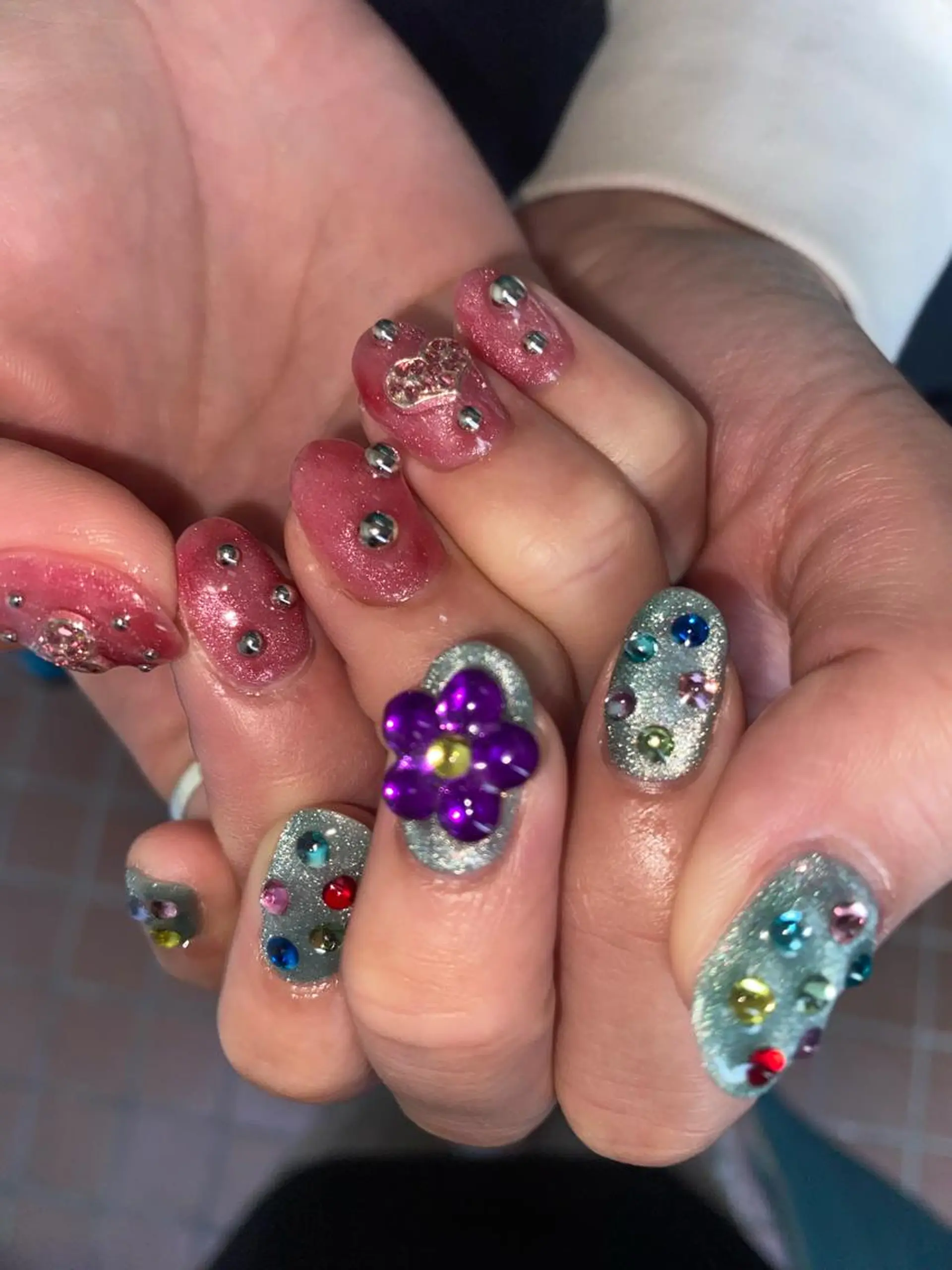 ネイル 個性派🌺推しネイル 💅💞hota🐇のネイルデザイン