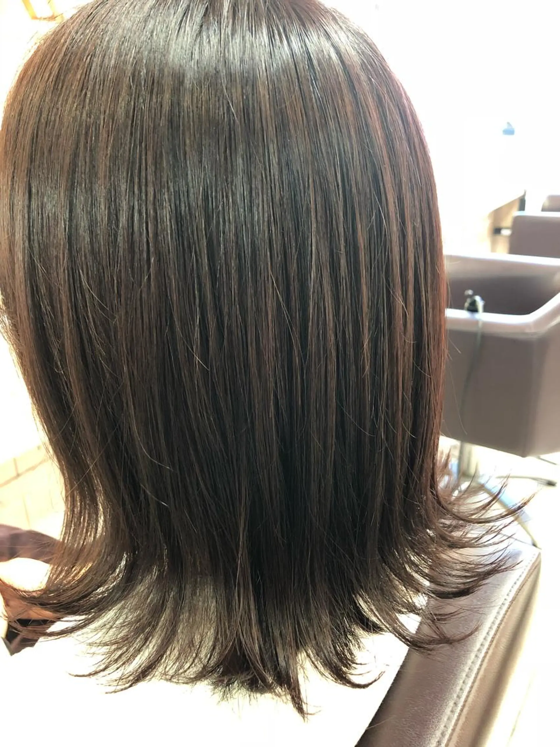 セミロング カラー ベージュカラー ボブ 外ハネヘア コグチ ヒカルのヘアスタイル
