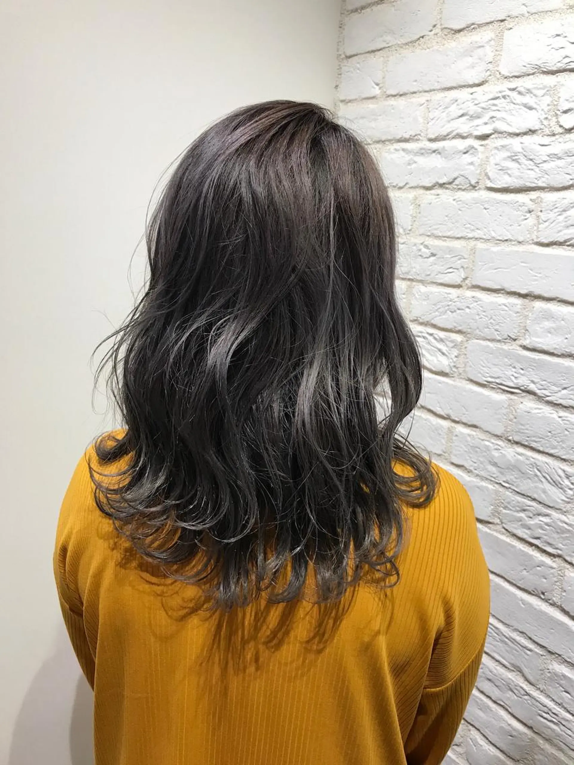 ミディアム カラー UMEDA FIGAROのヘアスタイル