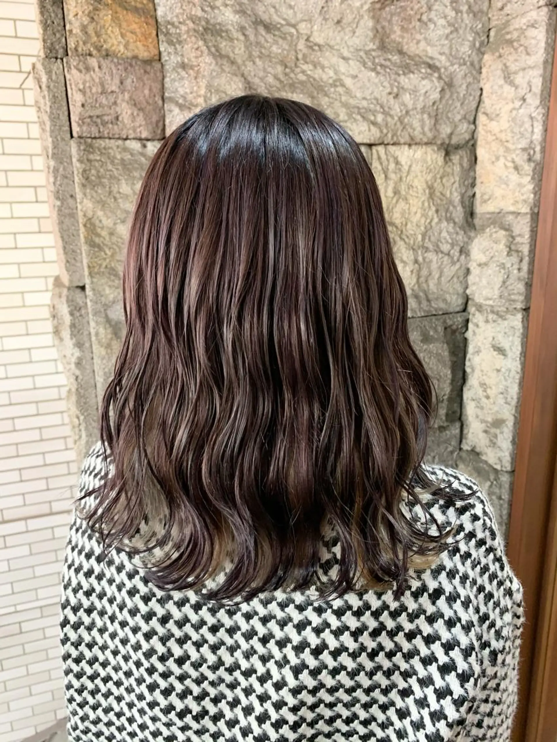 セミロング カラー 蓮見  友里のヘアスタイル