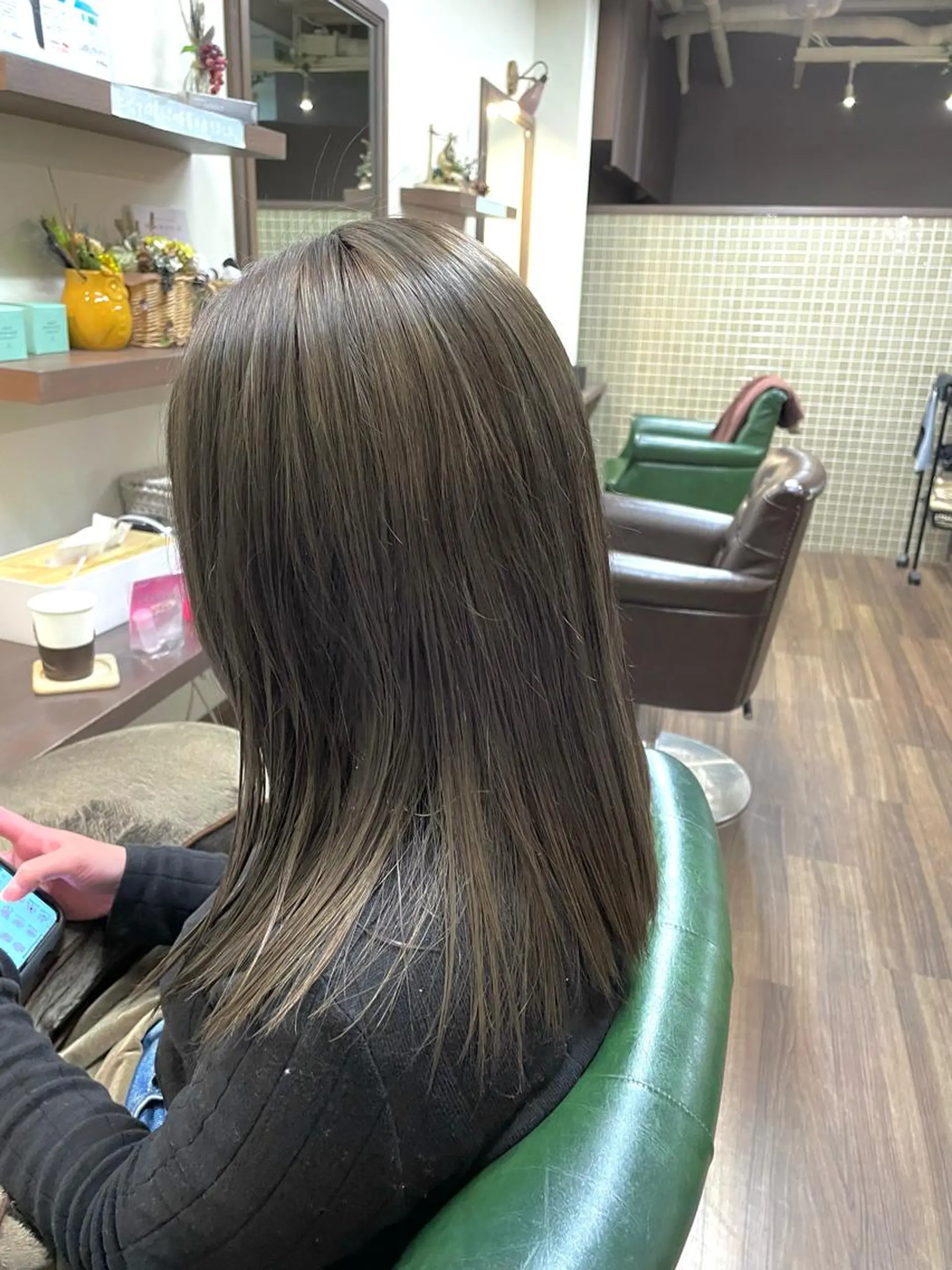 セミロング カラー 透明感カラー 山本 純平のヘアスタイル