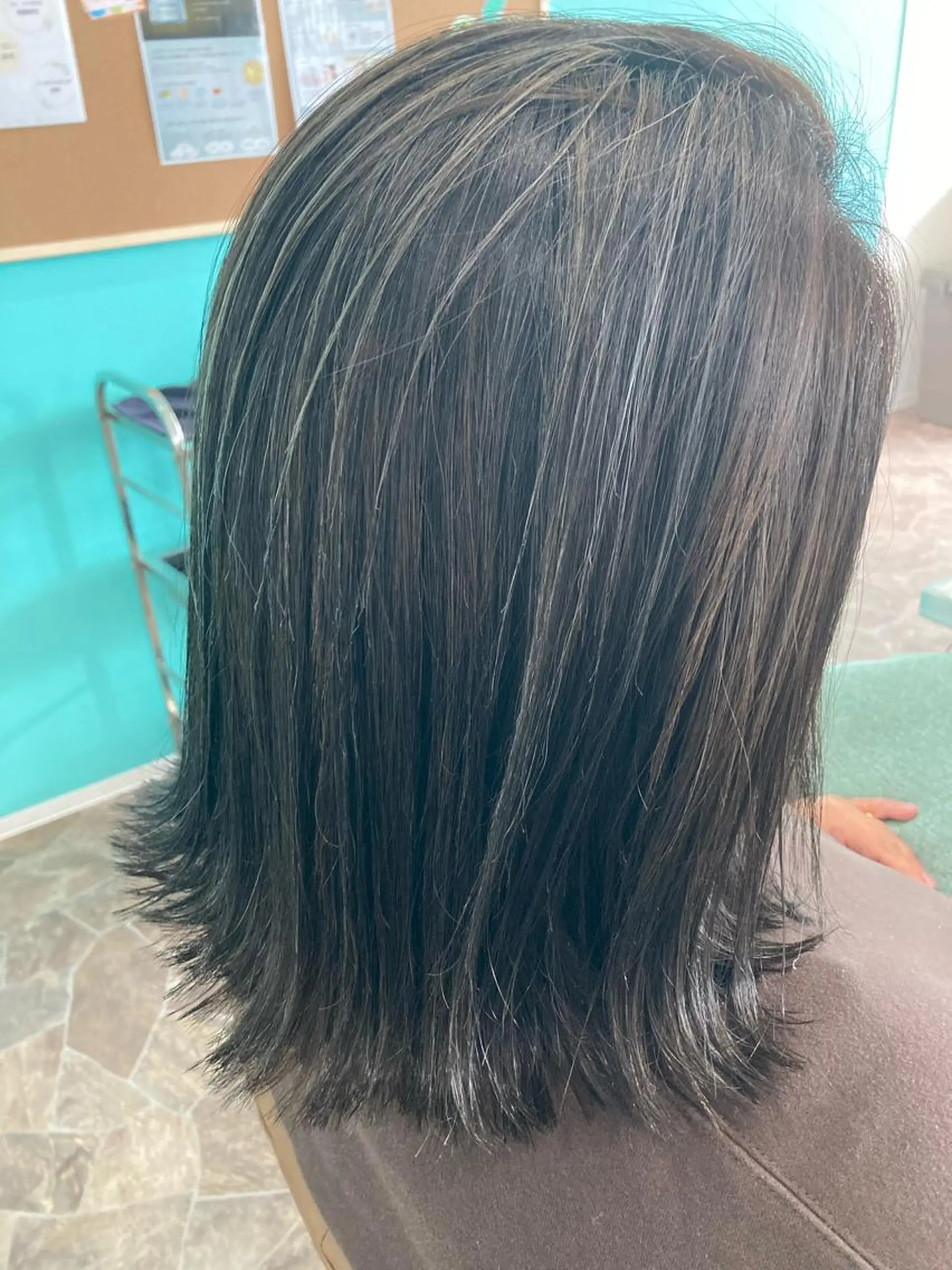 ミディアム ハイライト 大谷 亜依のヘアスタイル