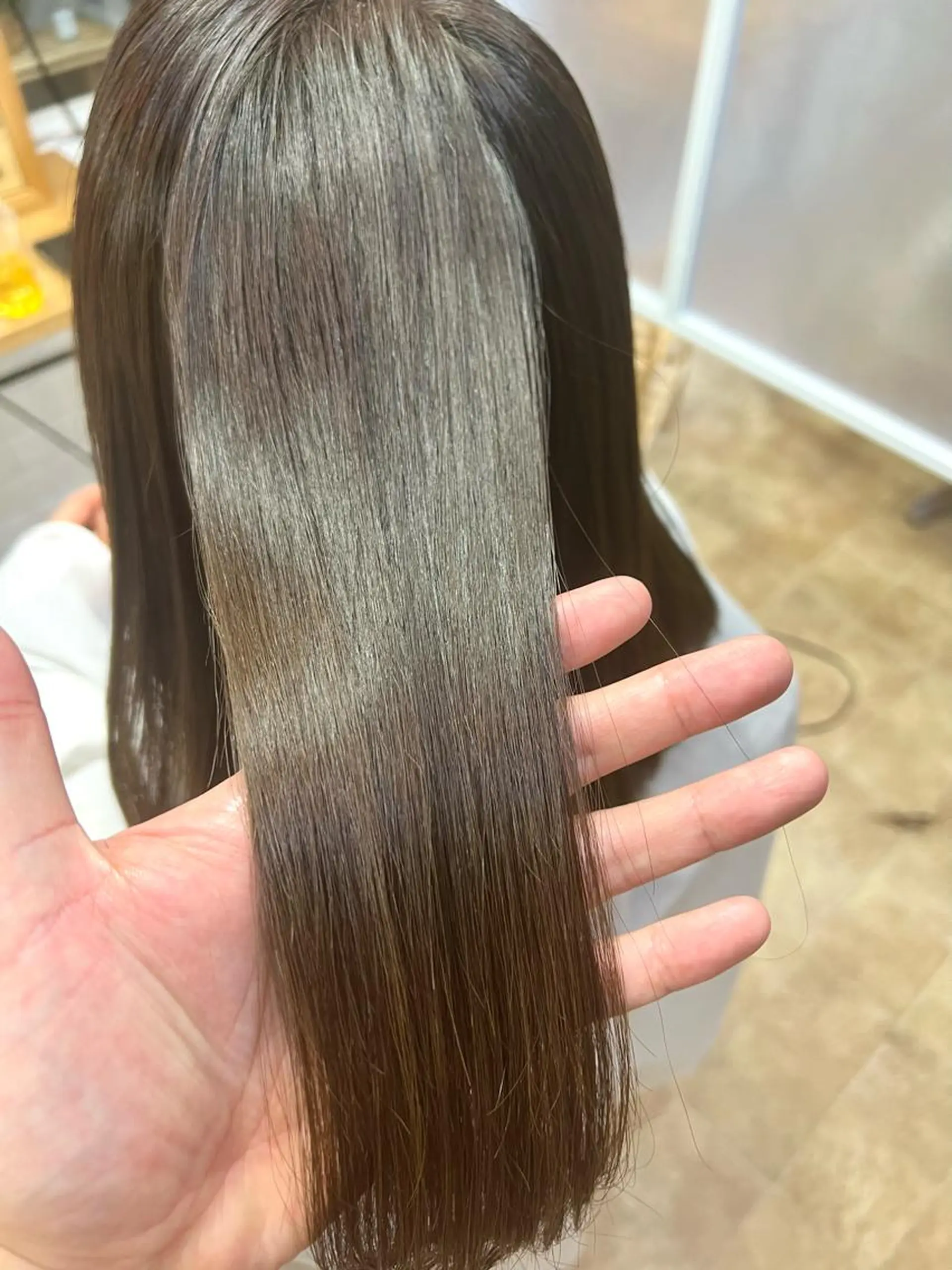 セミロング カラー 髪質改善 カット ヘアカラー 縮毛矯正 トリートメント 艶髪専門美容師🏄 kazuレスlessのヘアスタイル