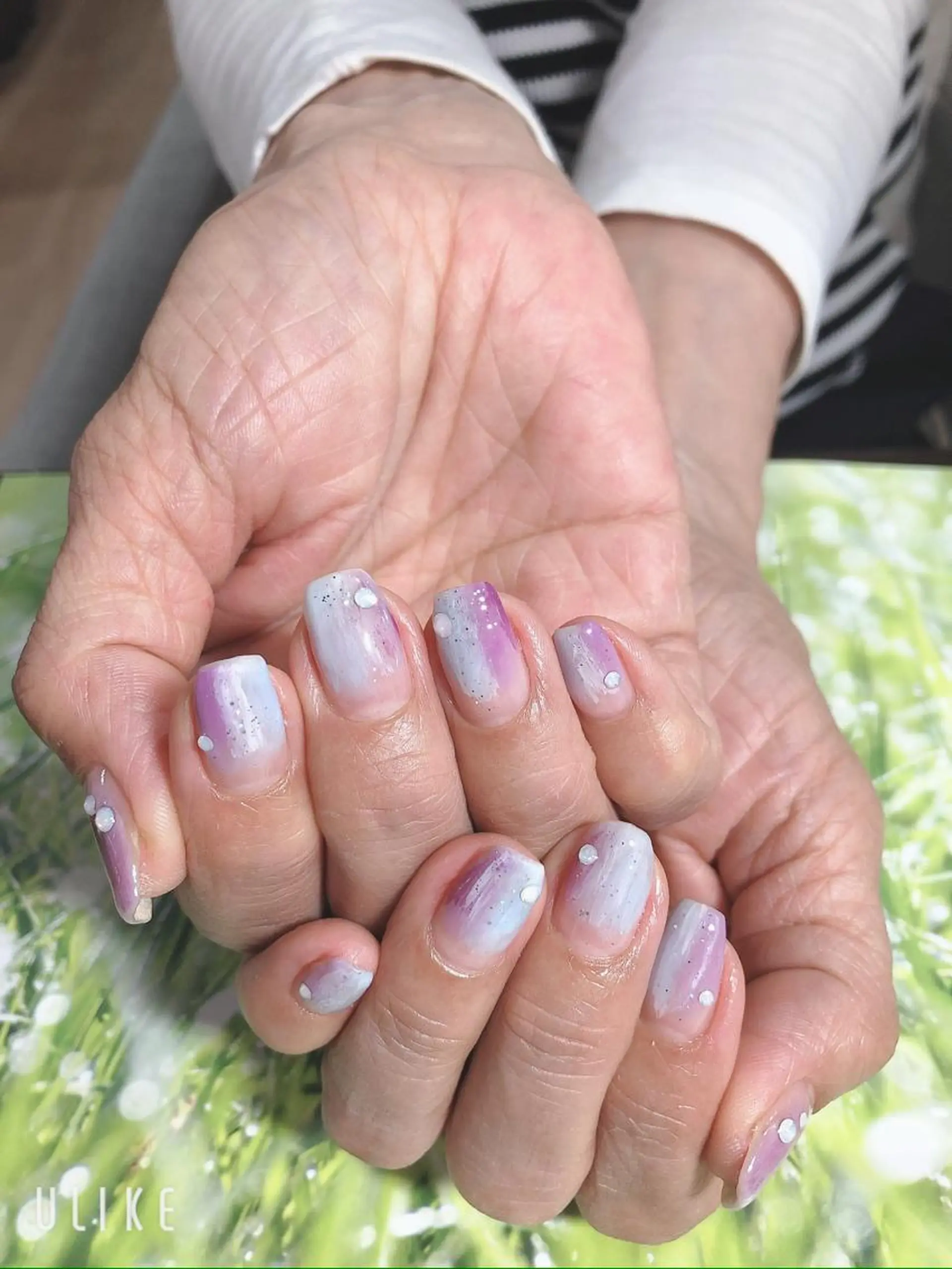 ネイル ニュアンスネイル ハンドネイル 吉野✨ ネイルデザイナー✨のネイルデザイン