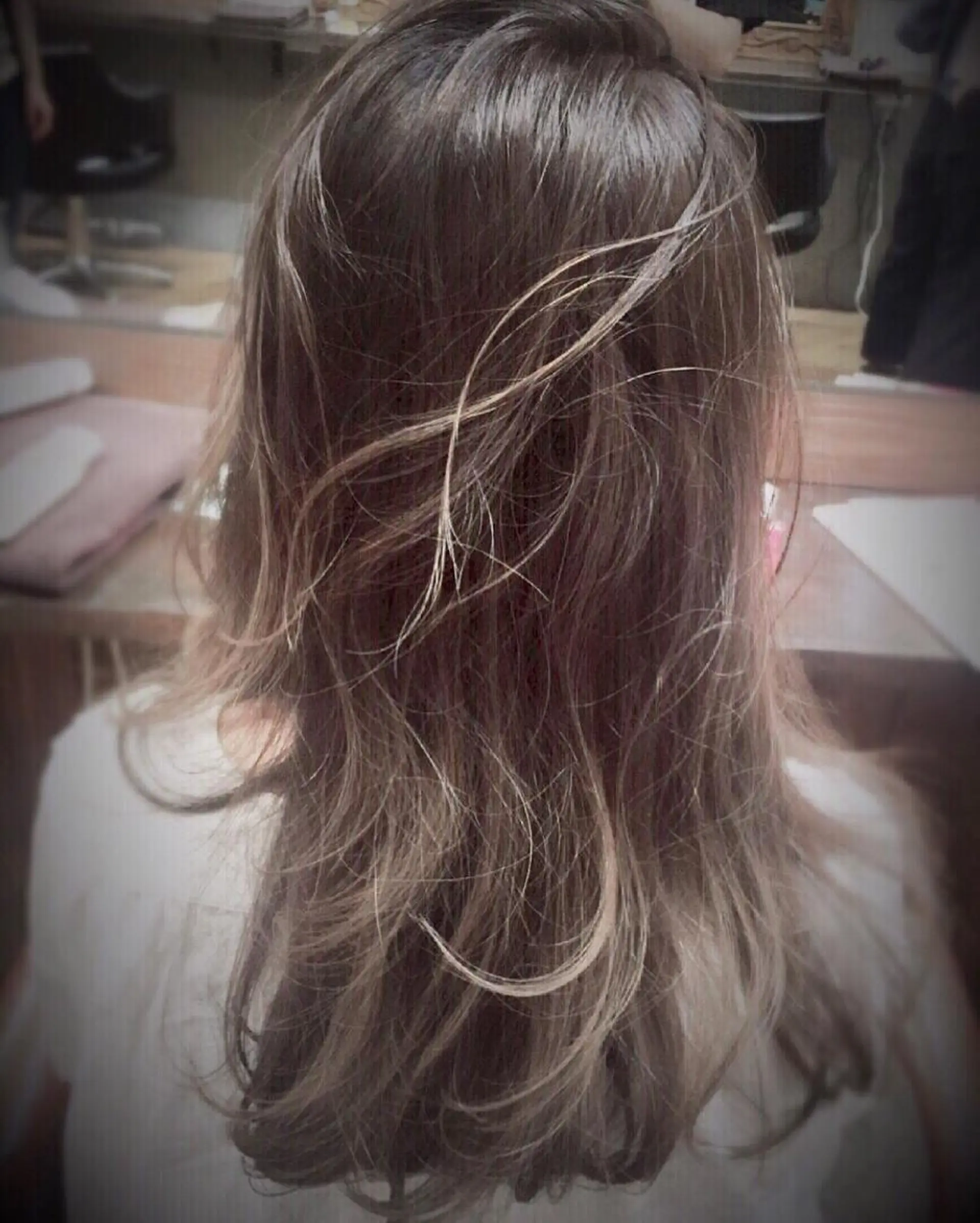 セミロング ハイライト 白髪ぼかし×デザイン 🕊️🫧ホウジョウのヘアスタイル