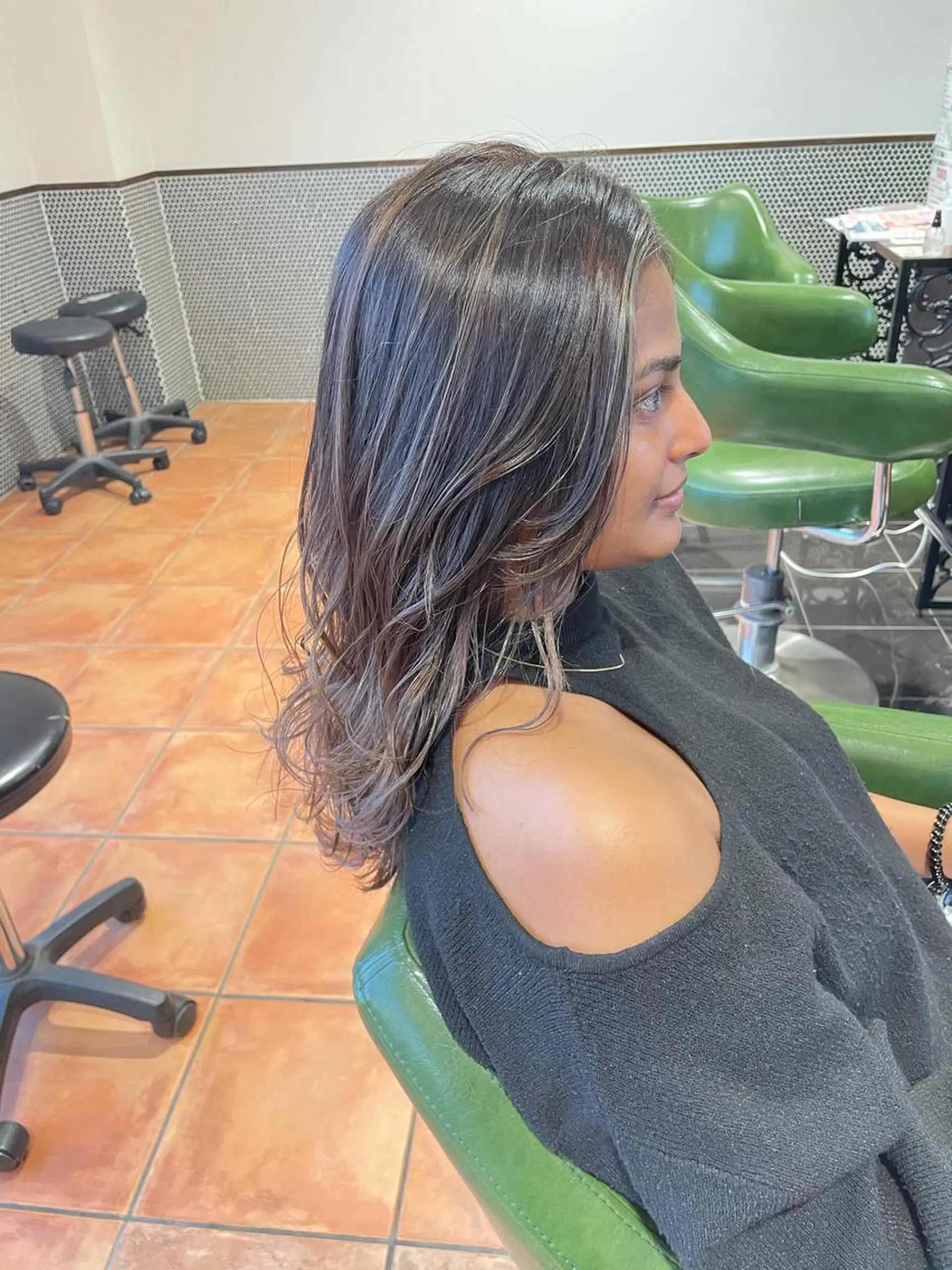 ミディアム カラーリスト菅澤 岳のヘアスタイル