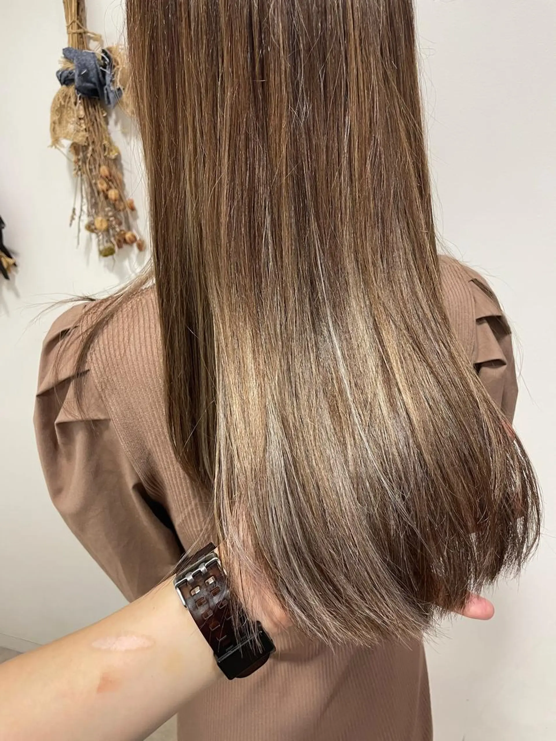 ロング カラー ハイライトカラー ハイライト ヘアカラー トリートメント 松佐 ゆかりのヘアスタイル