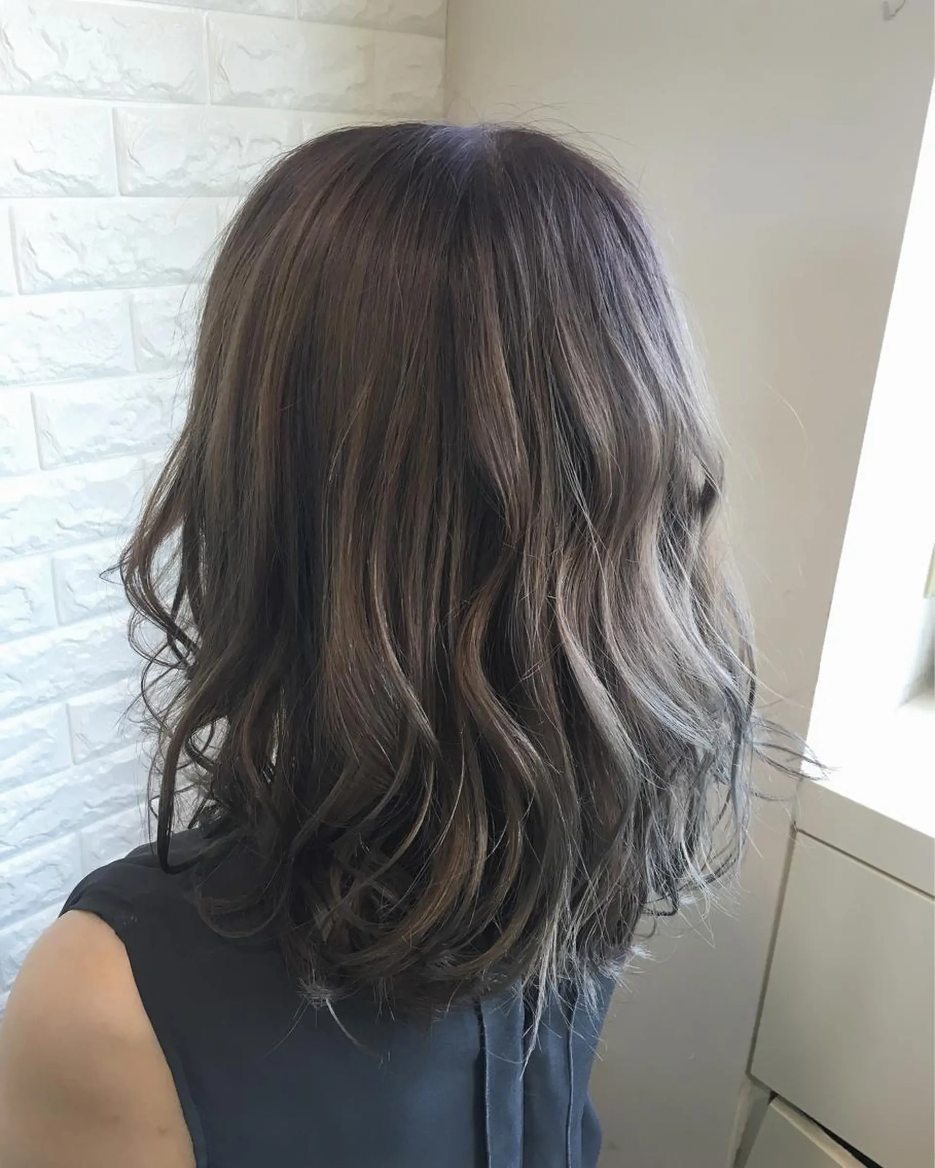 セミロング カラー ヘアアレンジ 🌿‬ ܸAir 透明感🌱西村知佳のヘアスタイル