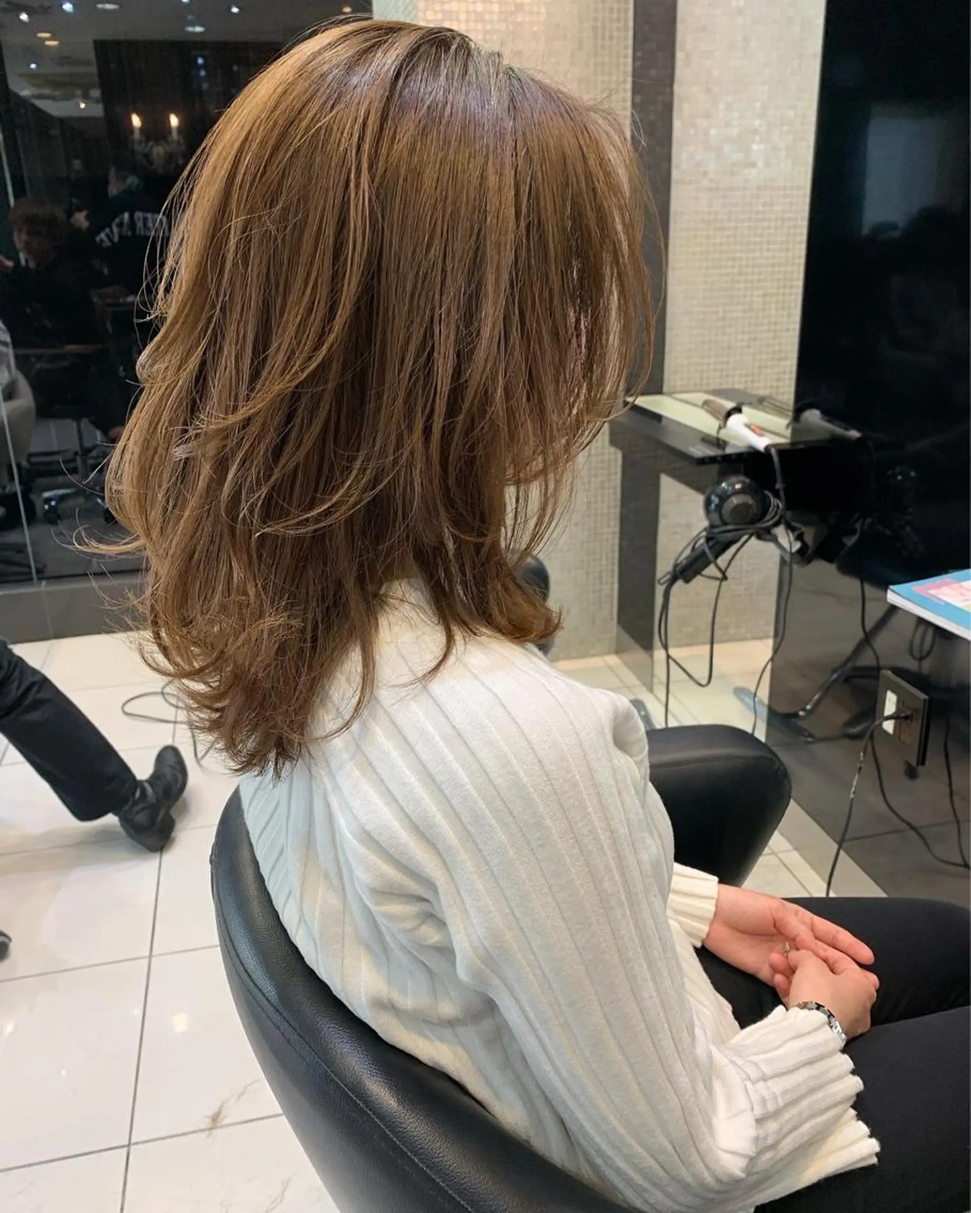 ミディアム カラー パーマ ヘアアレンジ ネイル マツエク・マツパ ミディアムレイヤー レイヤーカット ミディアムネイル カット ヘアカラー パーマ Bianca  代表 硲　貴亮【東武練馬】のヘアスタイル