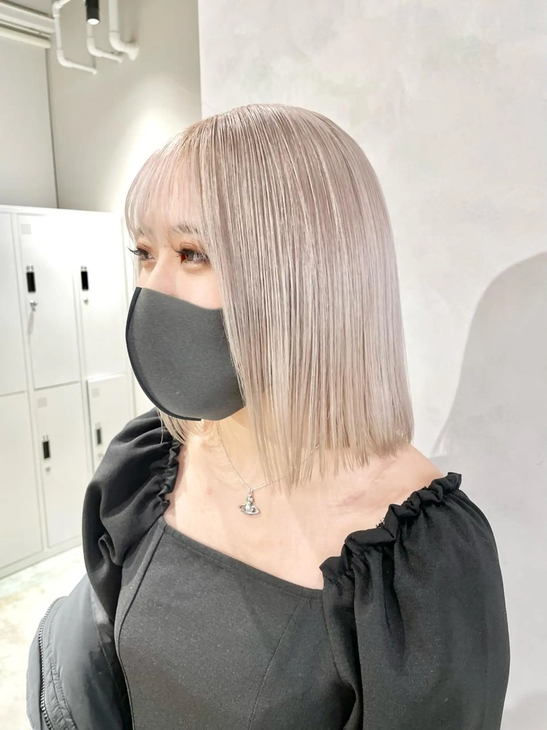 ショート カラー ベージュカラー ホワイトベージュ ヘアカラー トリートメント ヘアセット ハイトーン×レイヤー ／遠藤将太のヘアスタイル