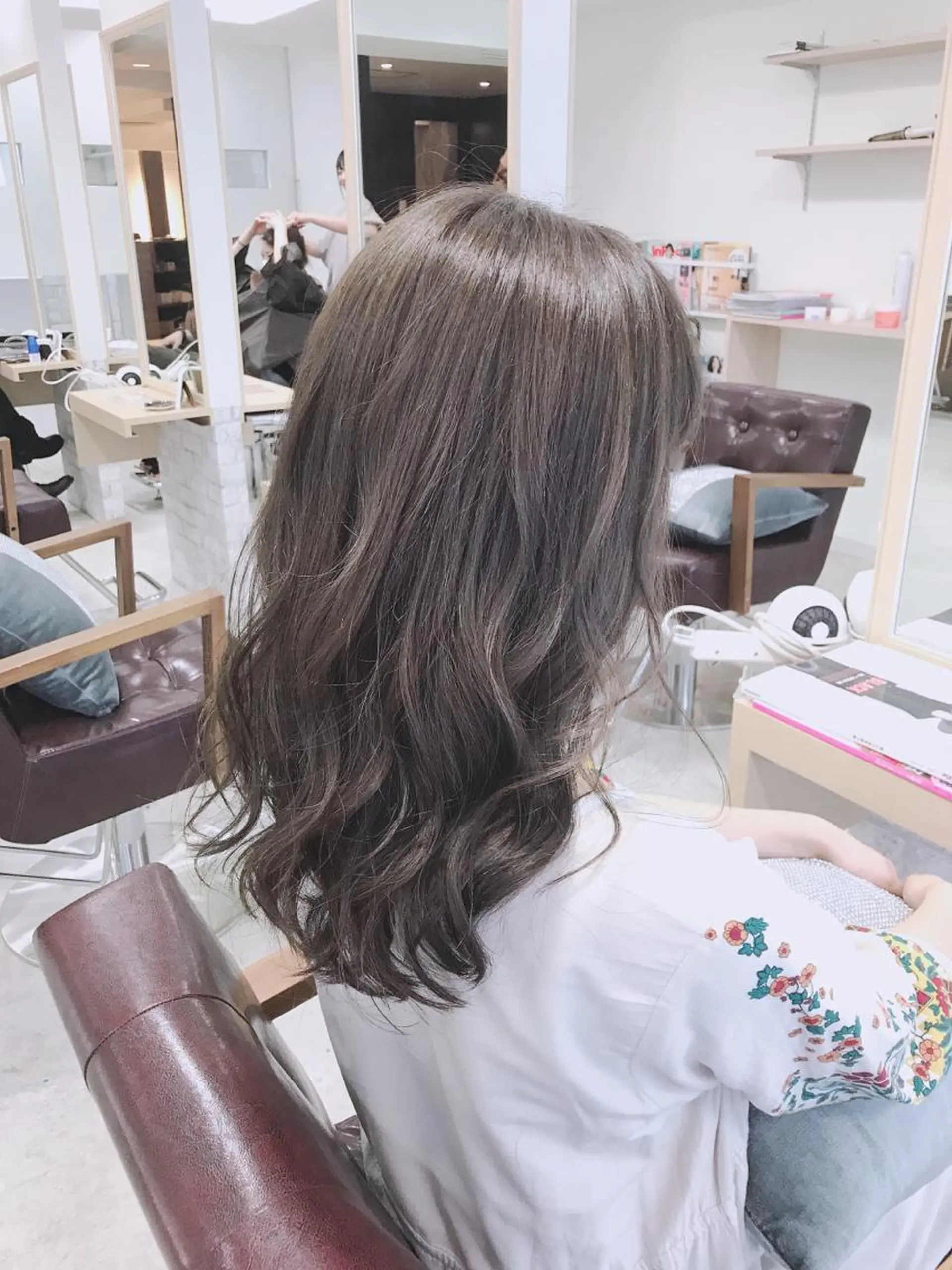 セミロング カラー グレージュ マンツーマン/透明感 foi hairのヘアスタイル