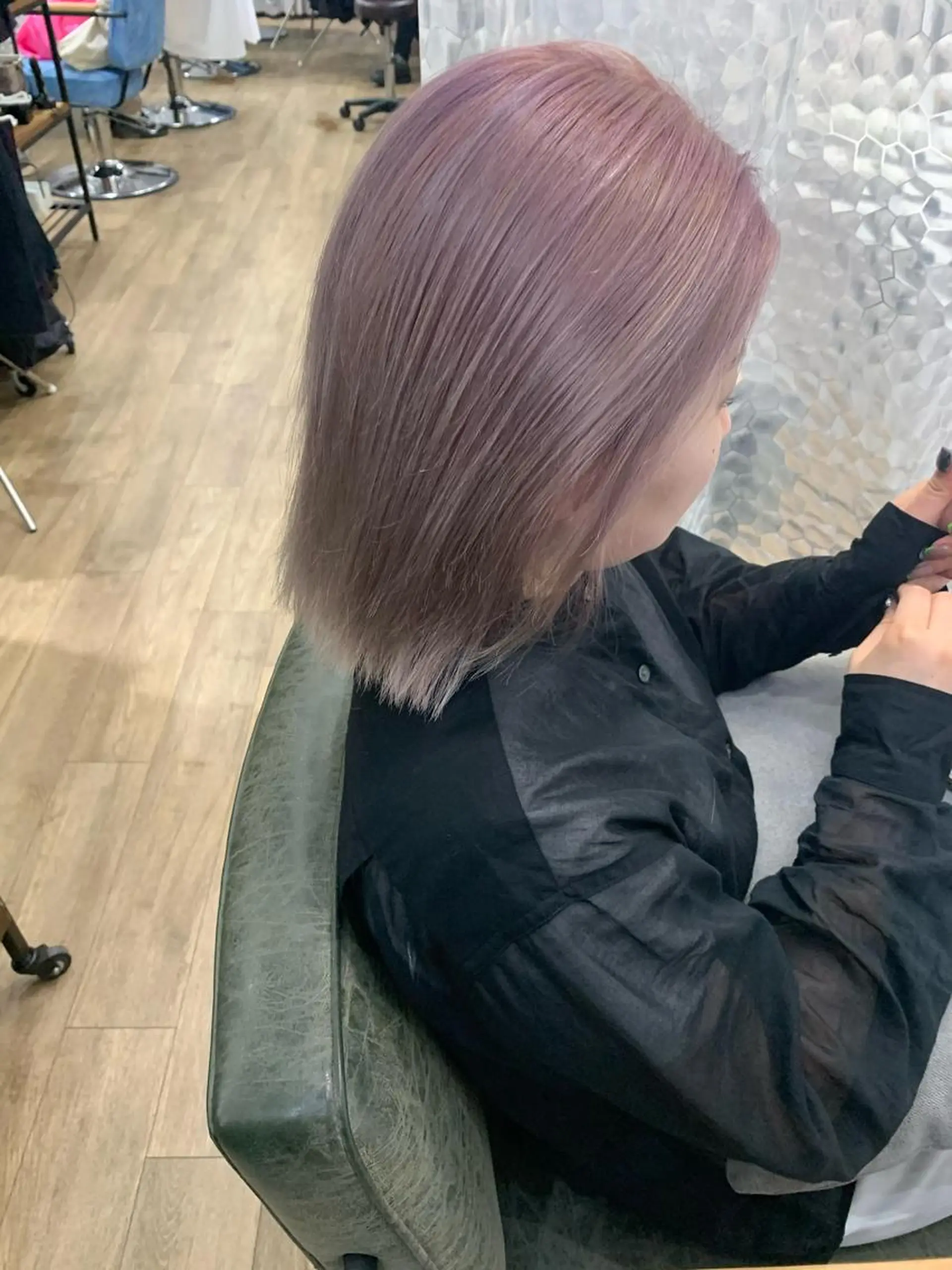 ミディアム カラー ヘアカラー トリートメント salowin梅田所属・レイヤー/顔周り /AKARIのヘアスタイル