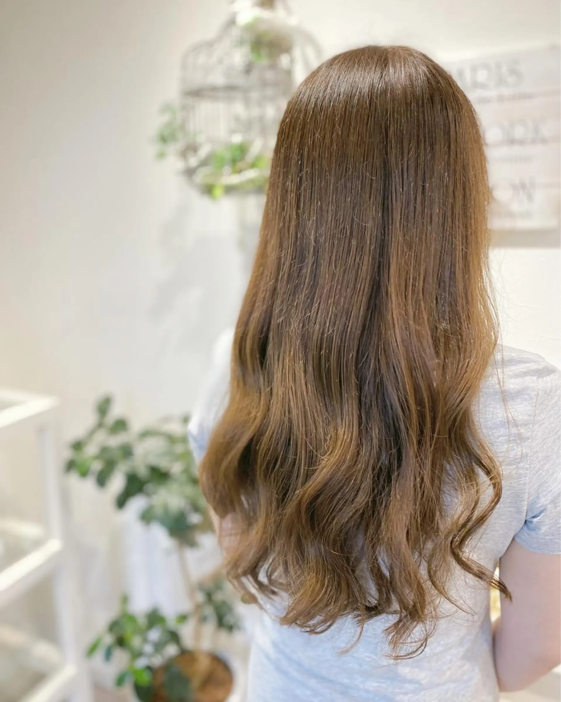 ロング カラー ハイトーンカラー 髪質改善 ロング トリートメント カット ヘアカラー トリートメント 荒木 ひろかのヘアスタイル