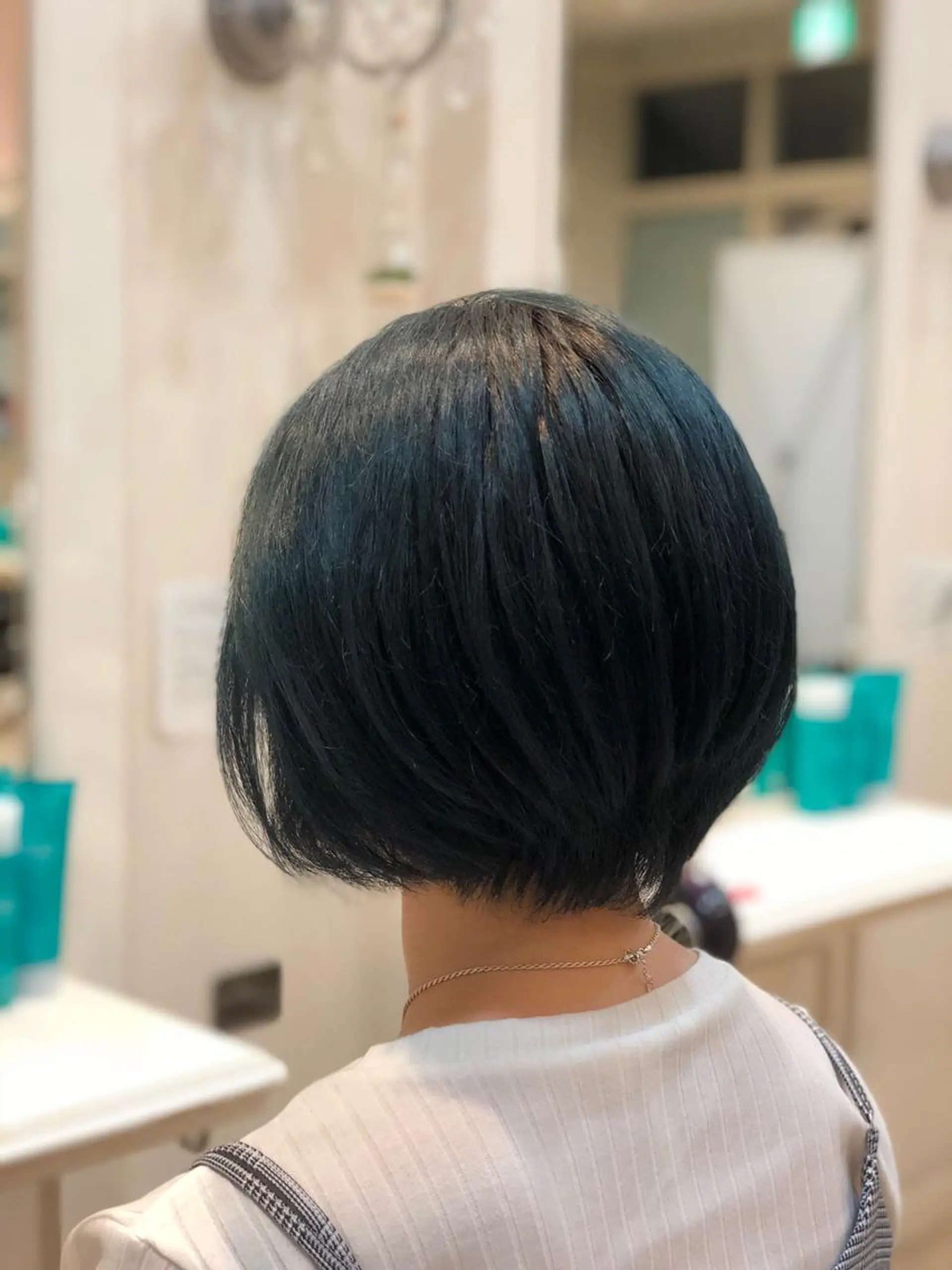 ショート カラー アッシュ ミント ヘアカラー トリートメント ダメージレス 桧山店長のヘアスタイル