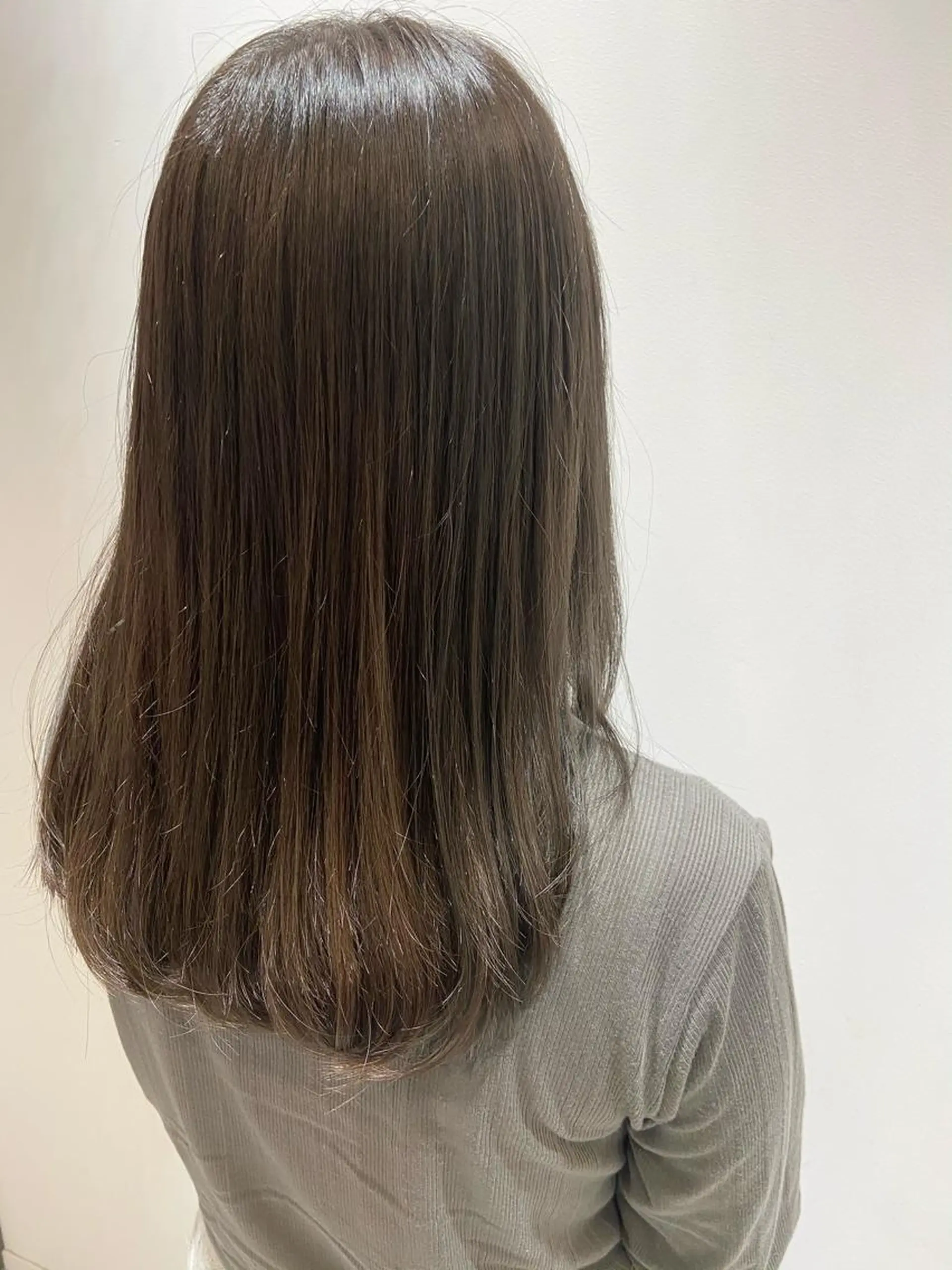 ミディアム カラー カット ヘアカラー トリートメント 🐺ウルフ/レイヤー 似合わせ‎🤍沙羅のヘアスタイル