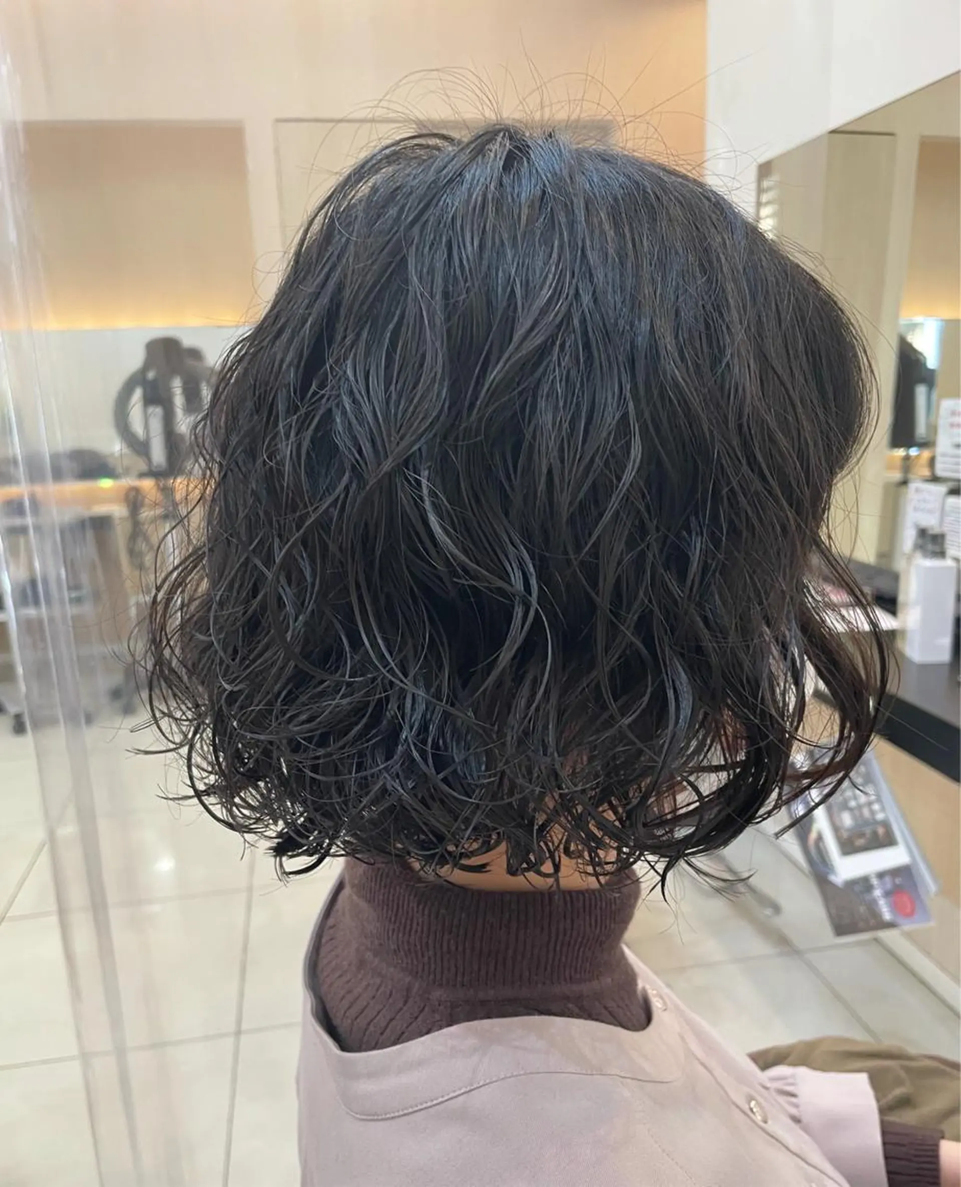 パーマ 内田温子大人女性 ハイライト、ボブのヘアスタイル