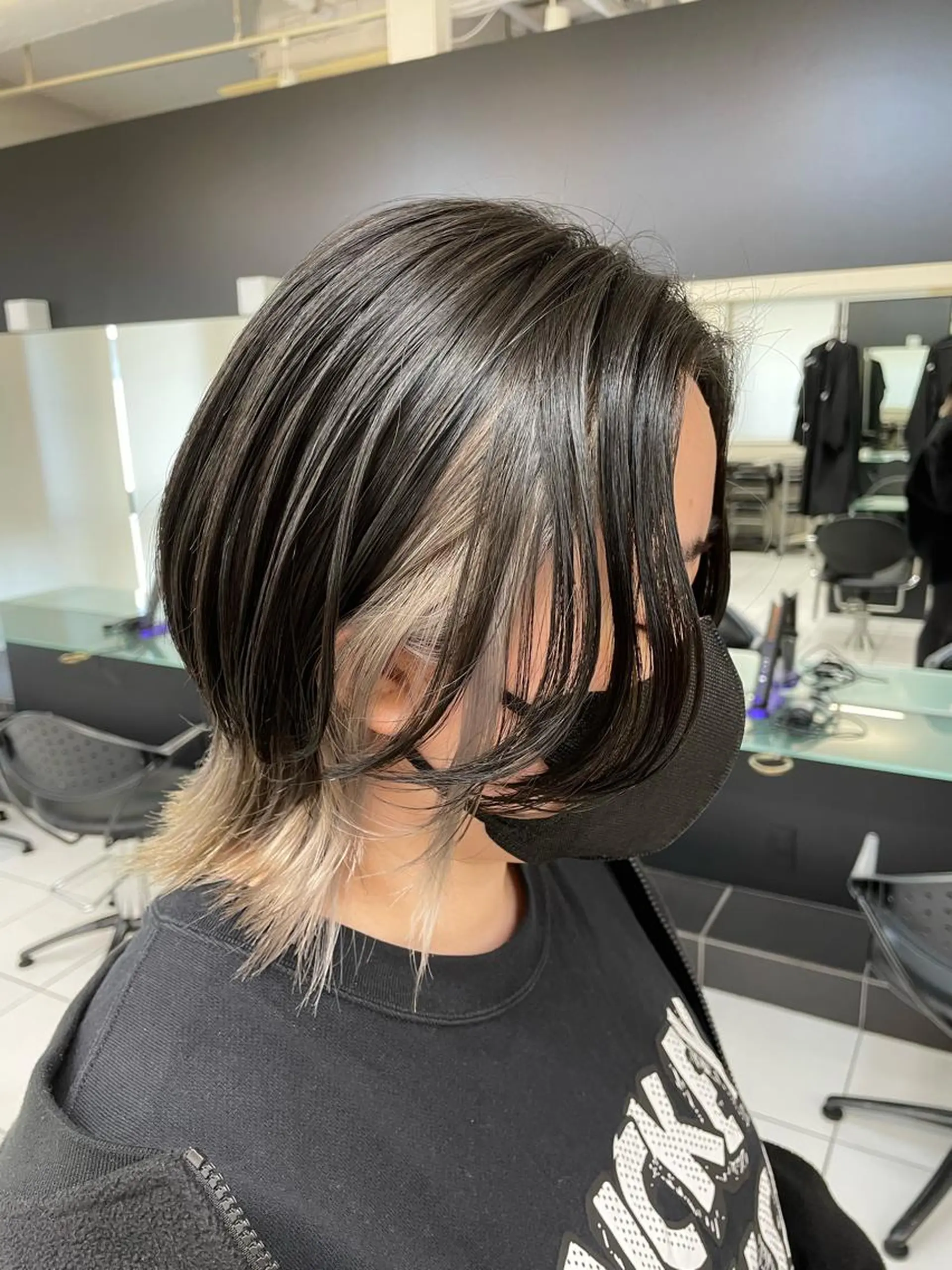 ミディアム ウルフカット 大山 真衣のヘアスタイル