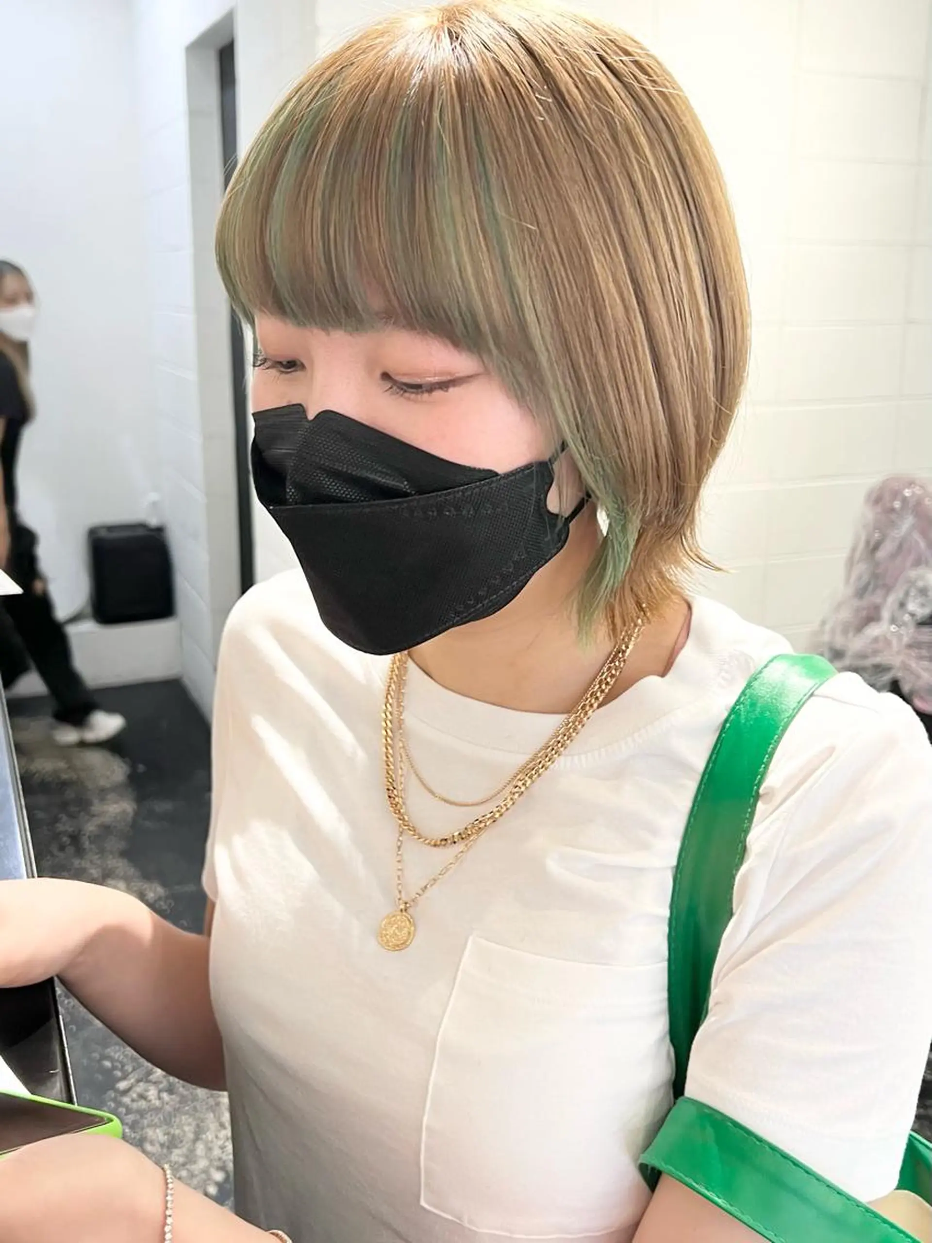 ミディアム カラー ヘアアレンジ ベージュカラー ブリーチ ケアブリーチ ダブルカラー ハイトーンカラー カット ヘアカラー トリートメント HARU//原宿🤍 リピート率NO.1のヘアスタイル