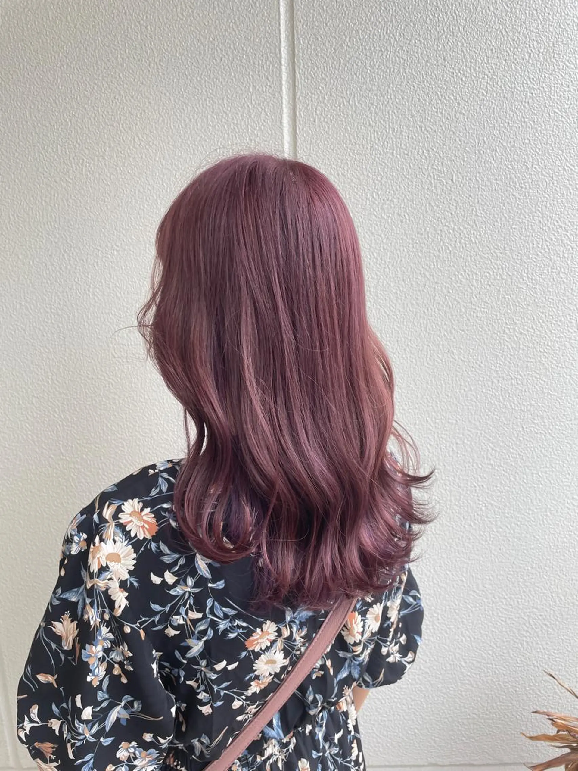 ロング カラー ヘアアレンジ グレージュ ピンクカラー ヘアカラー トリートメント ヘッドスパ ヘアセット 艶髪✨寒色カラー✨ 翁長孝輔のヘアスタイル