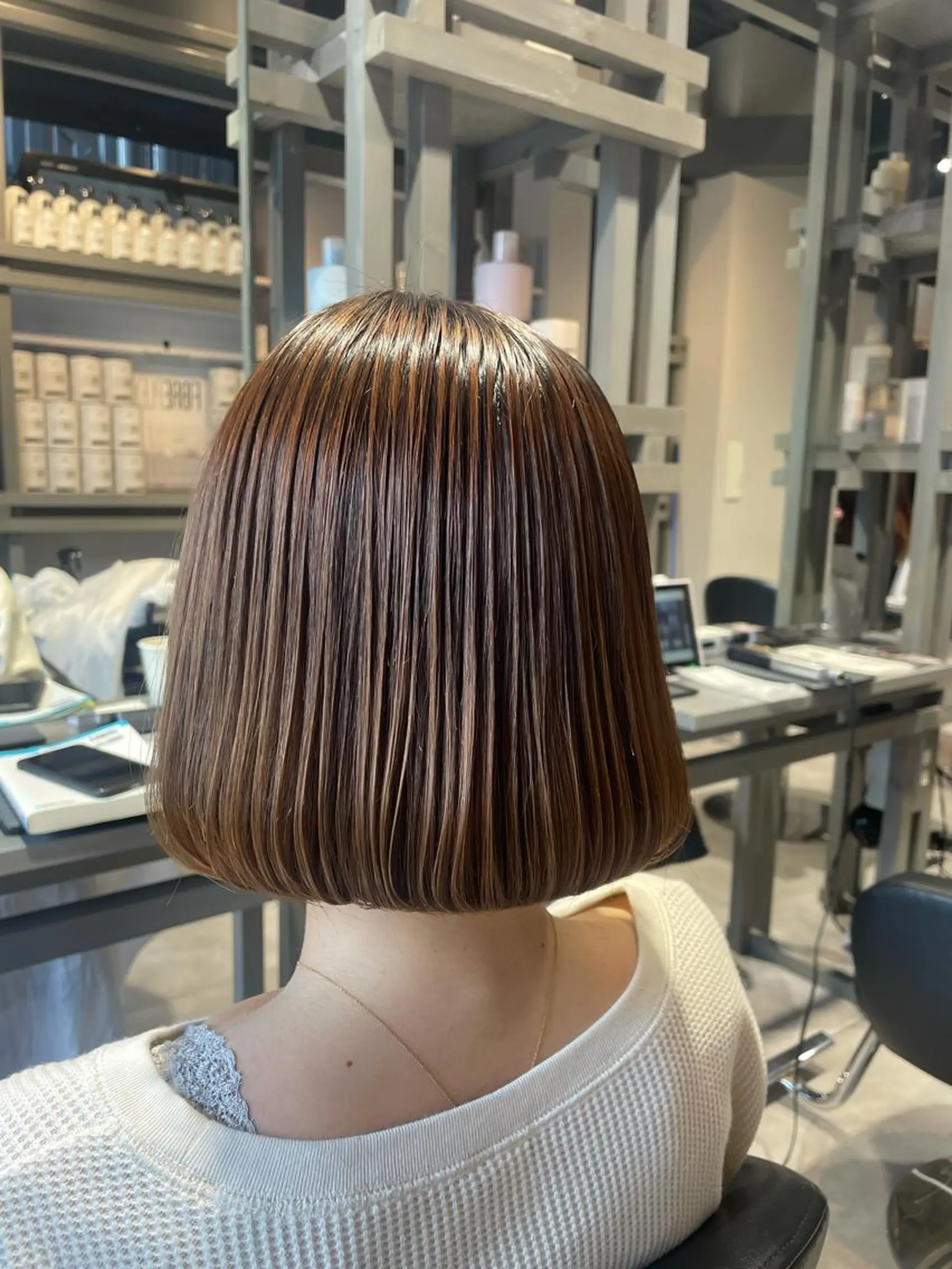 ショート カラー 酸性ストレート ブリーチ👩‍🦳/ ‪✂︎MANAMIのヘアスタイル