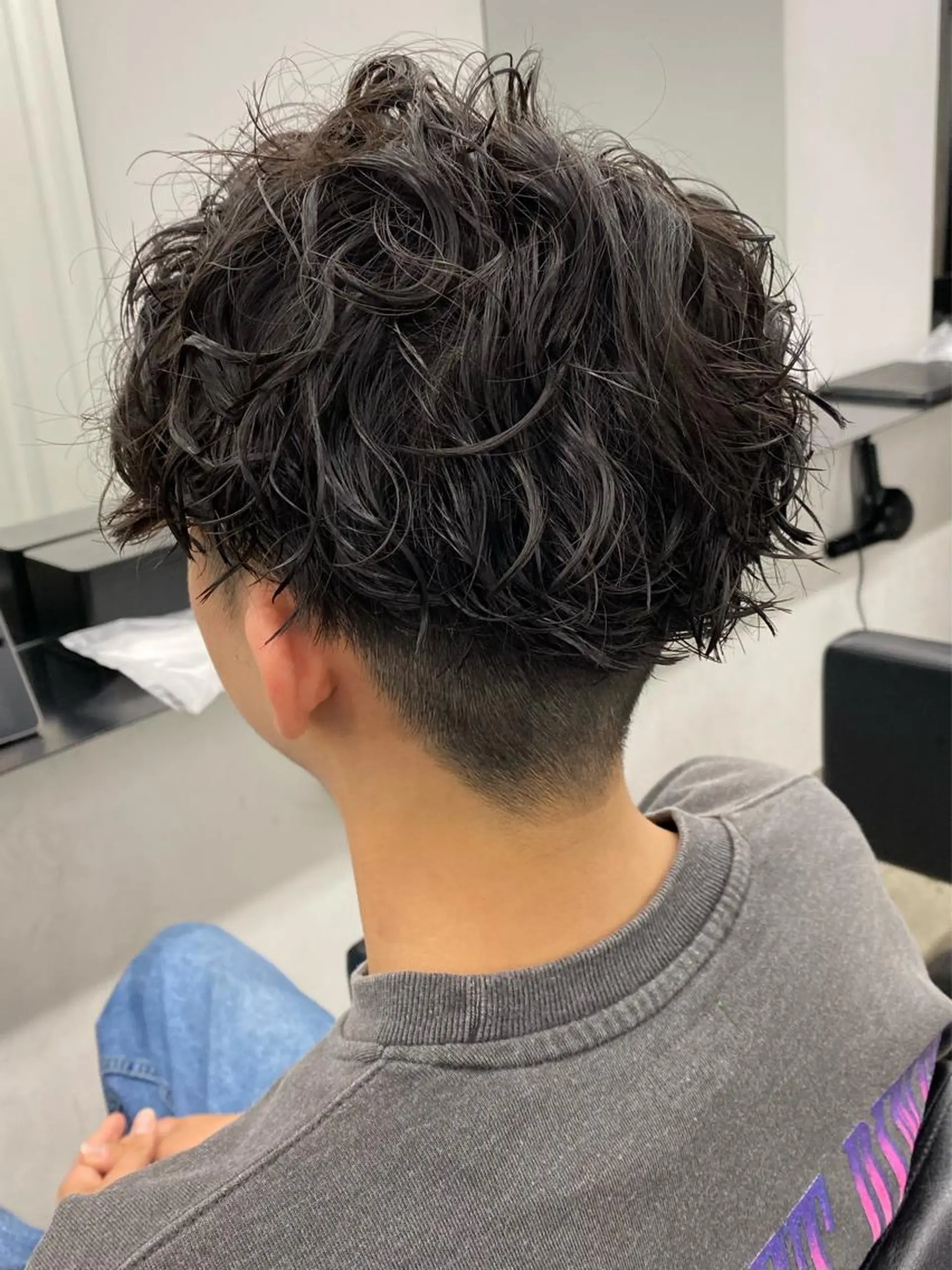 ショート パーマ メンズ アップバング センターパート メンズパーマ スパイラルパーマ カット パーマ ［似合わせヘア］ ✂︎OGURO✂︎のヘアスタイル