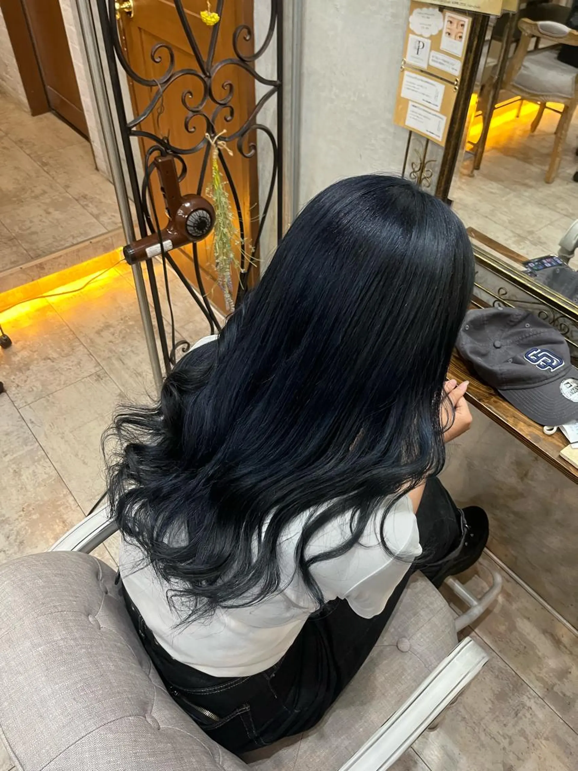 ロング カラー ネイビーカラー 艶髪/ハイトーン/ ヘアセット/モエノのヘアスタイル