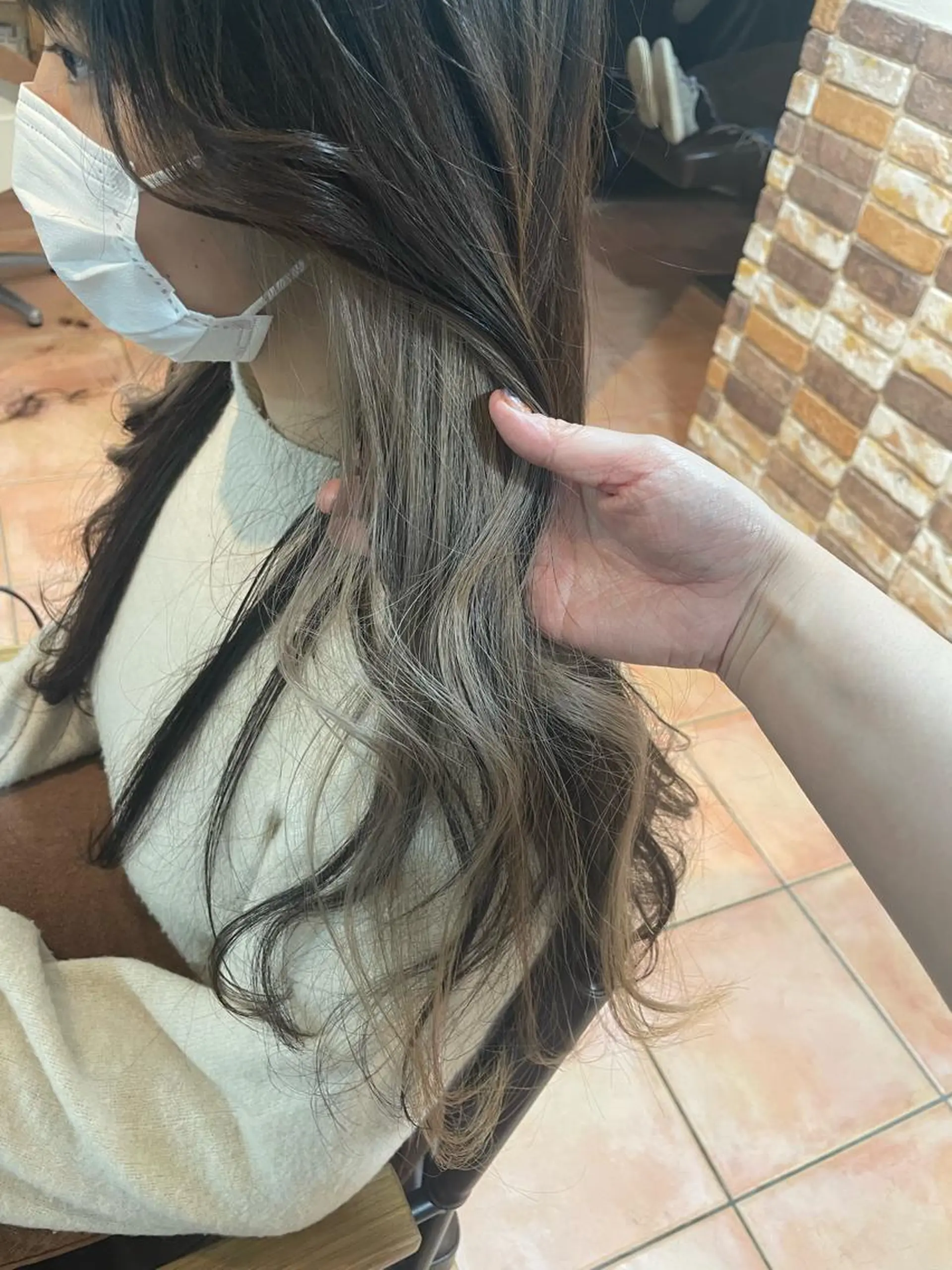 ロング カラー ベージュカラー インナーカラー ヘアカラー 🦋透明感 艶カラー Rie🦋のヘアスタイル