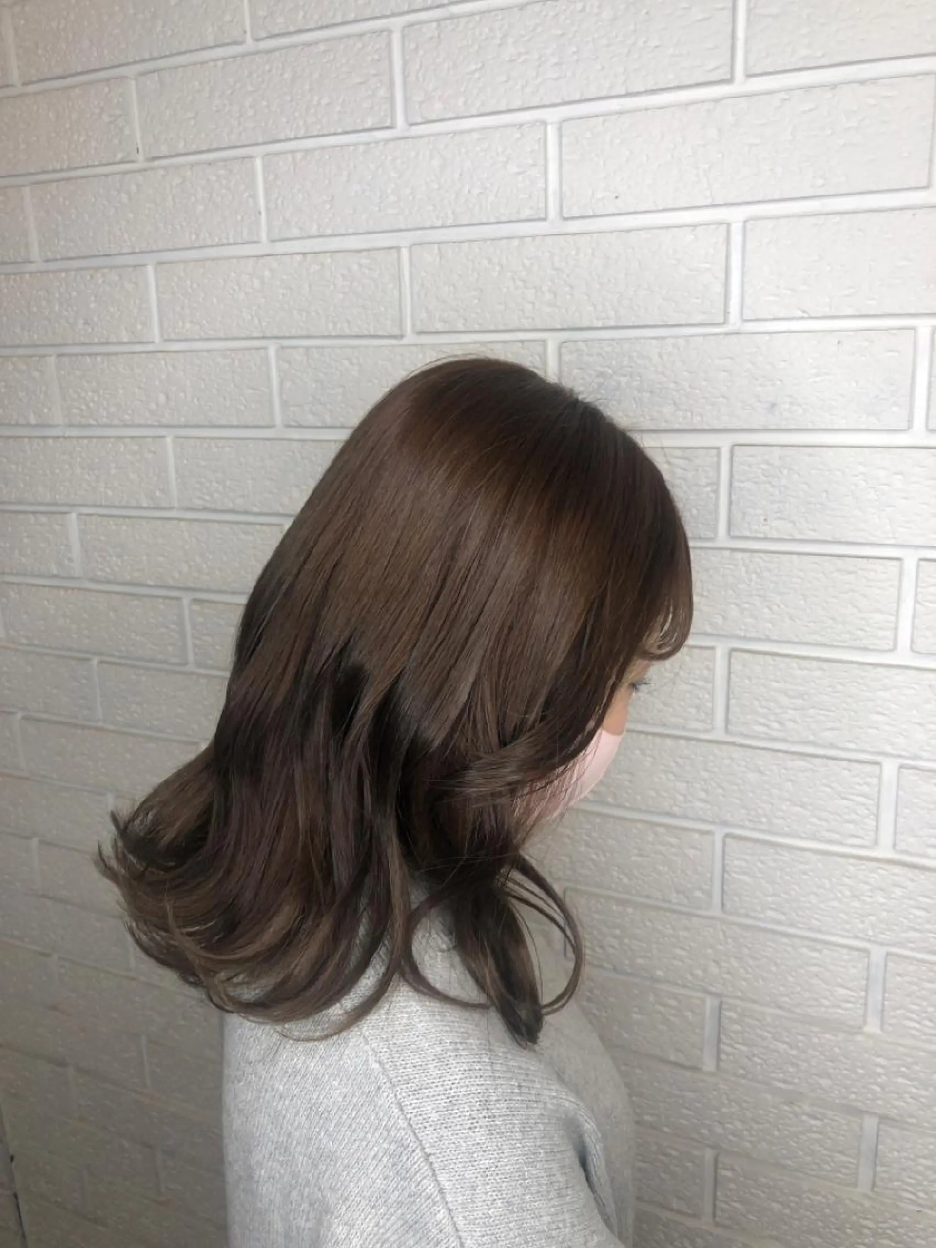 セミロング 艶カラー🩵💛 NANAのヘアスタイル