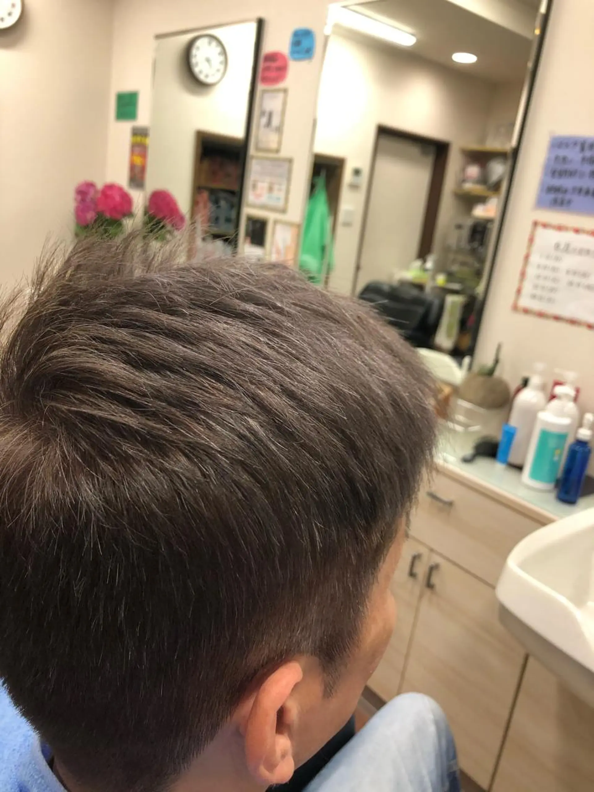 ショート カラー メンズ シルバー カット ヘアカラー 理容オクムラ所属・【メンズ専属スタイリ スト】奥村　篤史のヘアスタイル