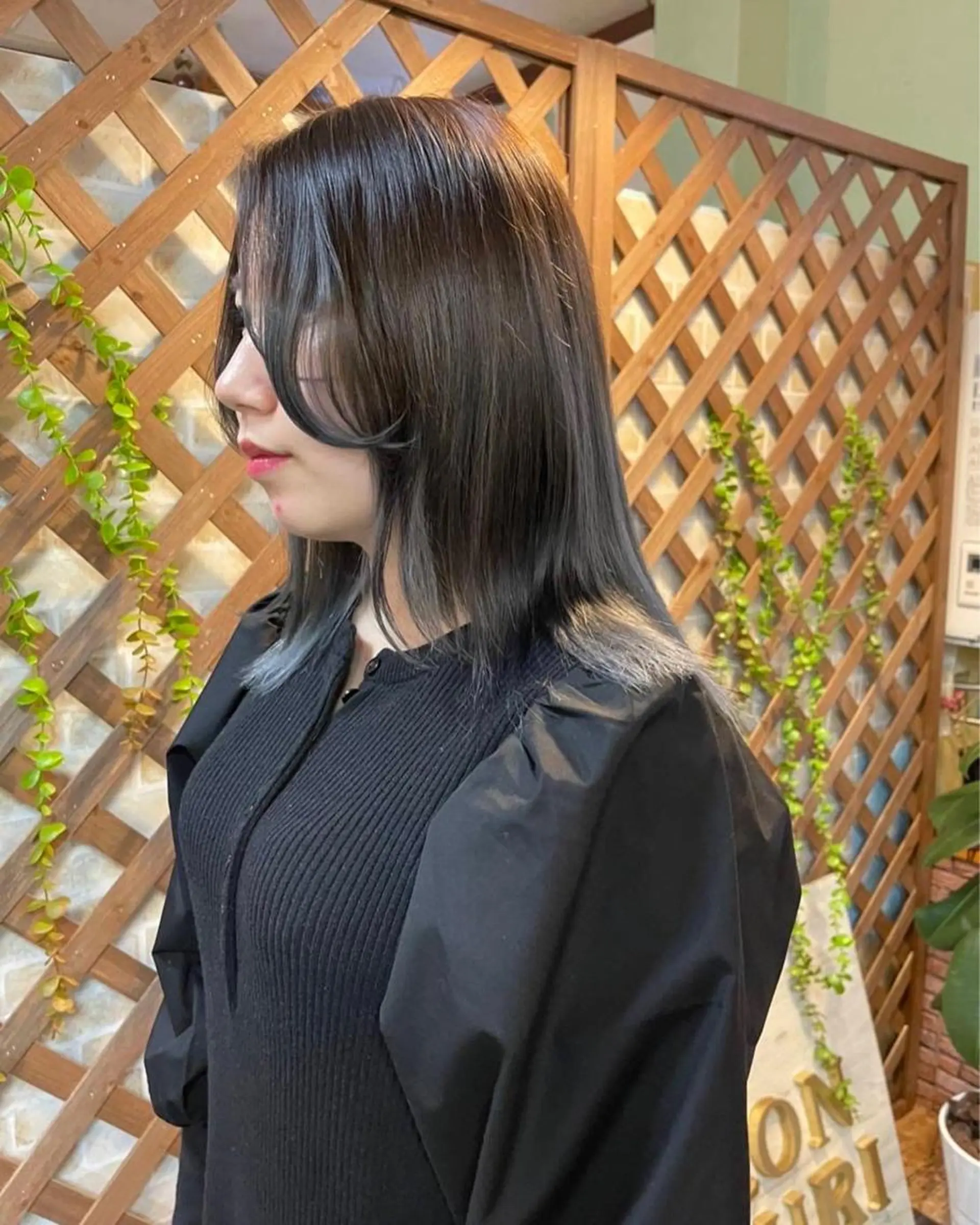 セミロング ヘアサロン ユリのヘアスタイル