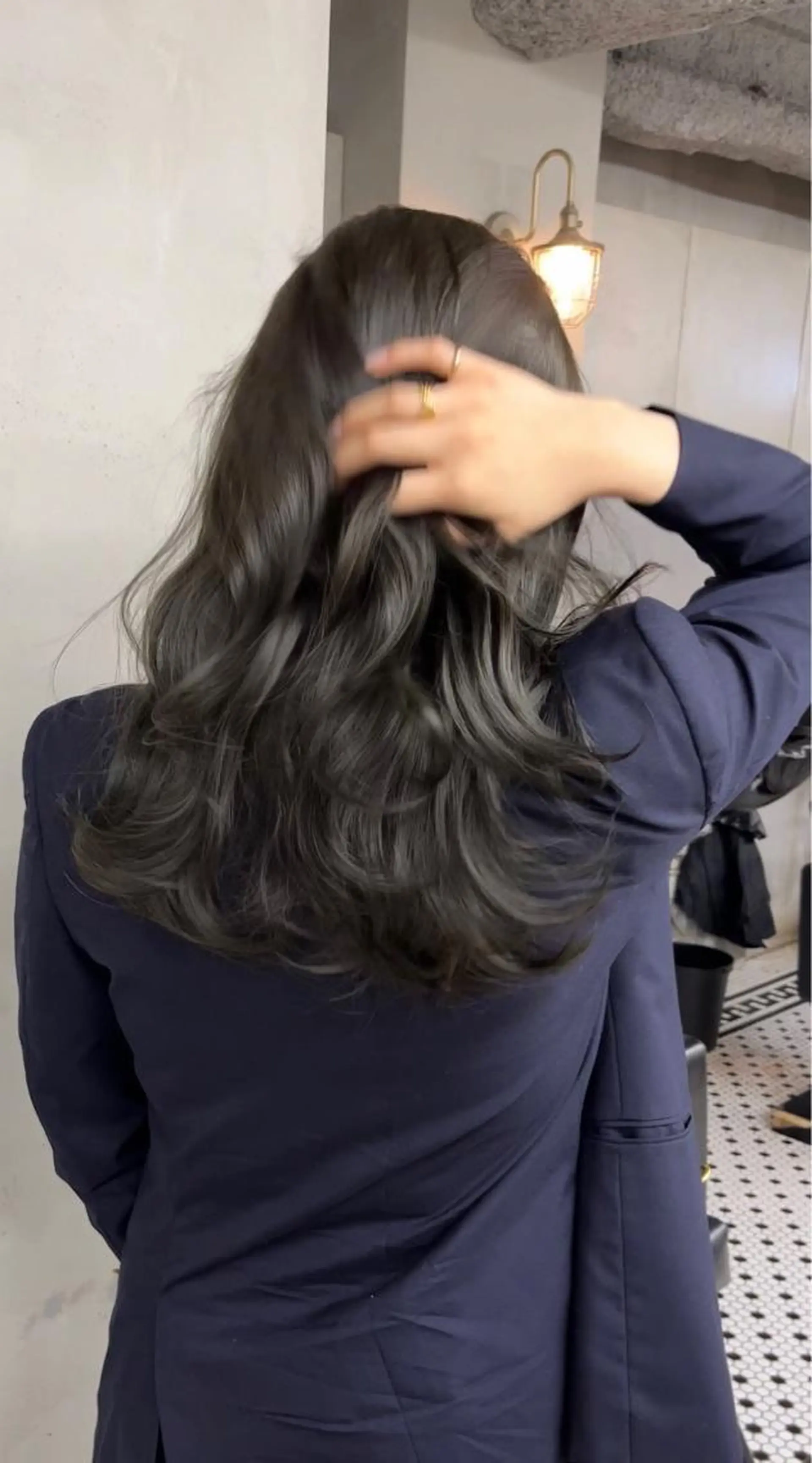 ロング カラー グレージュ オリーブグレージュ オリーブグレー レイヤーカット Ameri/髪質改善 /韓国ヘア🇰🇷のヘアスタイル