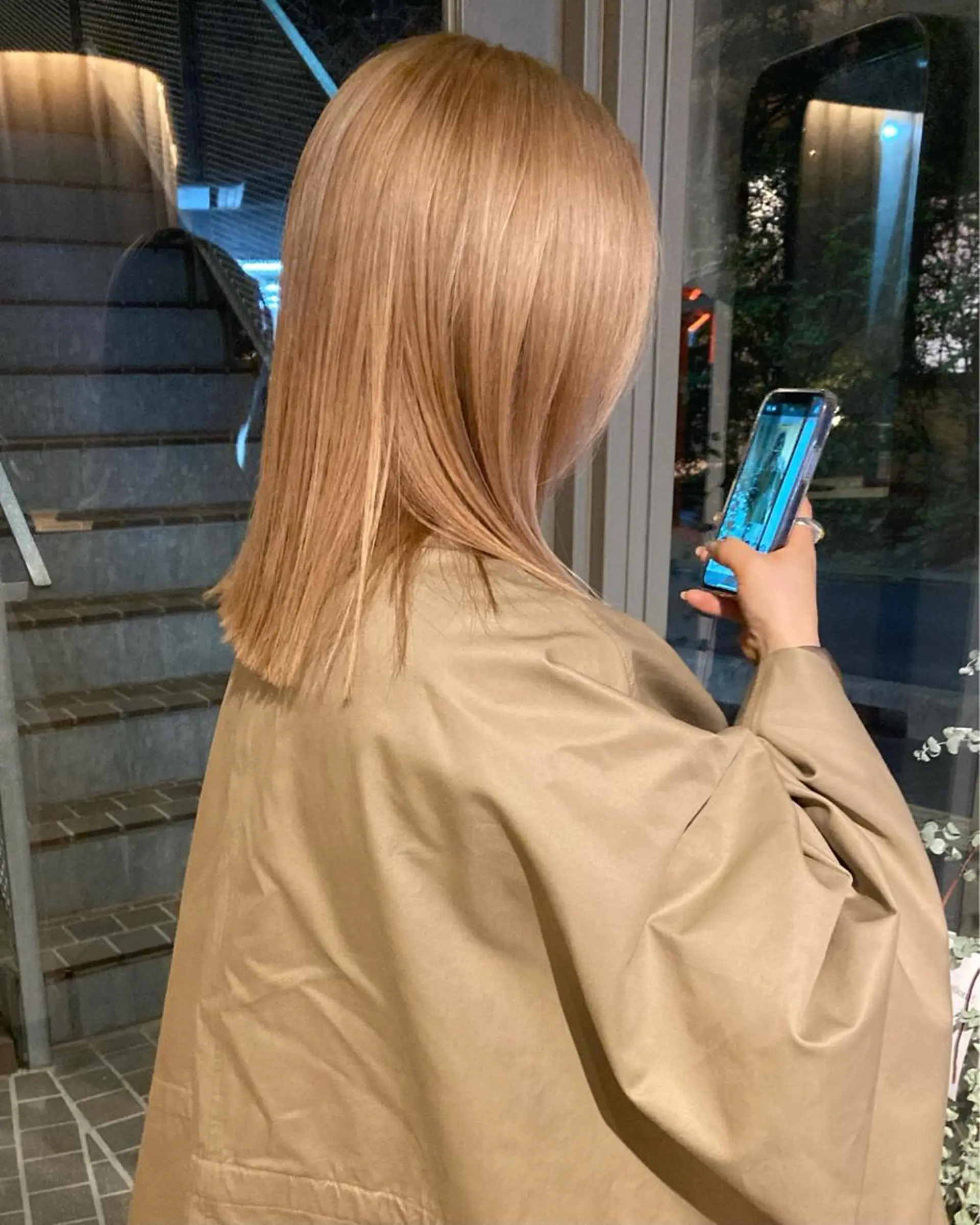 ミディアム カラー カワサキ カエデのヘアスタイル