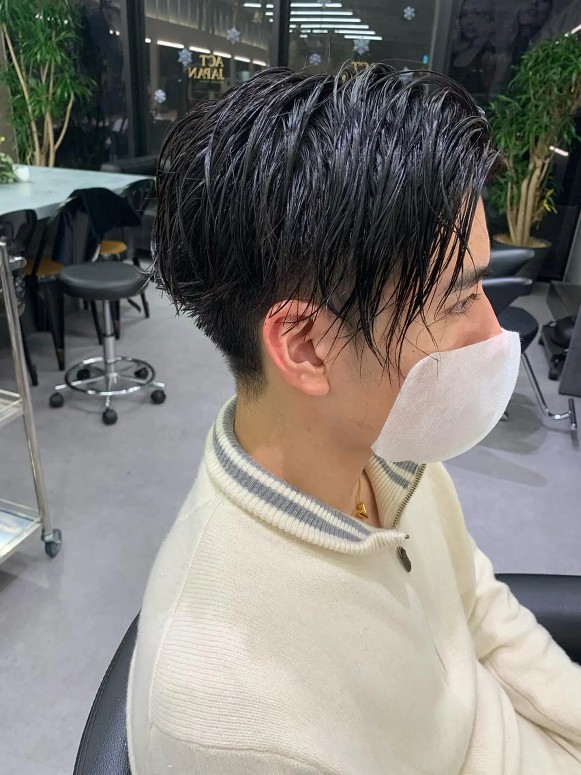 ショート メンズ センターパート カット ＳＨＵ ＮＴＡのヘアスタイル