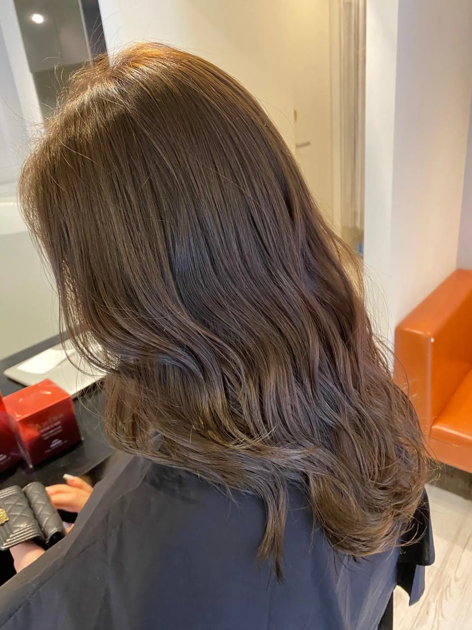 セミロング カラー ベージュカラー オリーブベージュ 中尾 綺のヘアスタイル