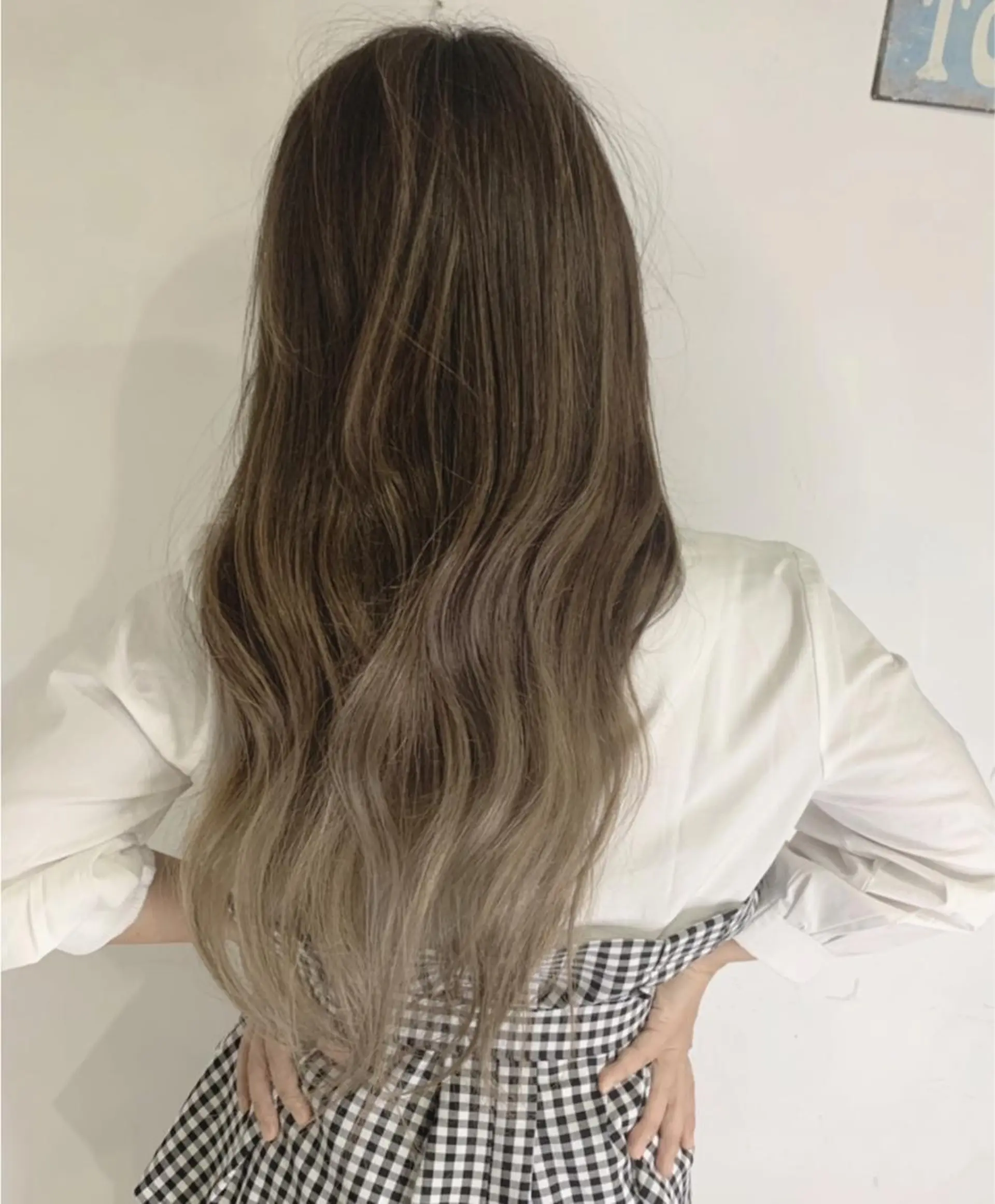 ロング カラー アッシュ バレイヤージュ ブリーチ デザインカラー グレージュ カット ヘアカラー 京都大人女性ショート 徒歩1分/秋山のヘアスタイル