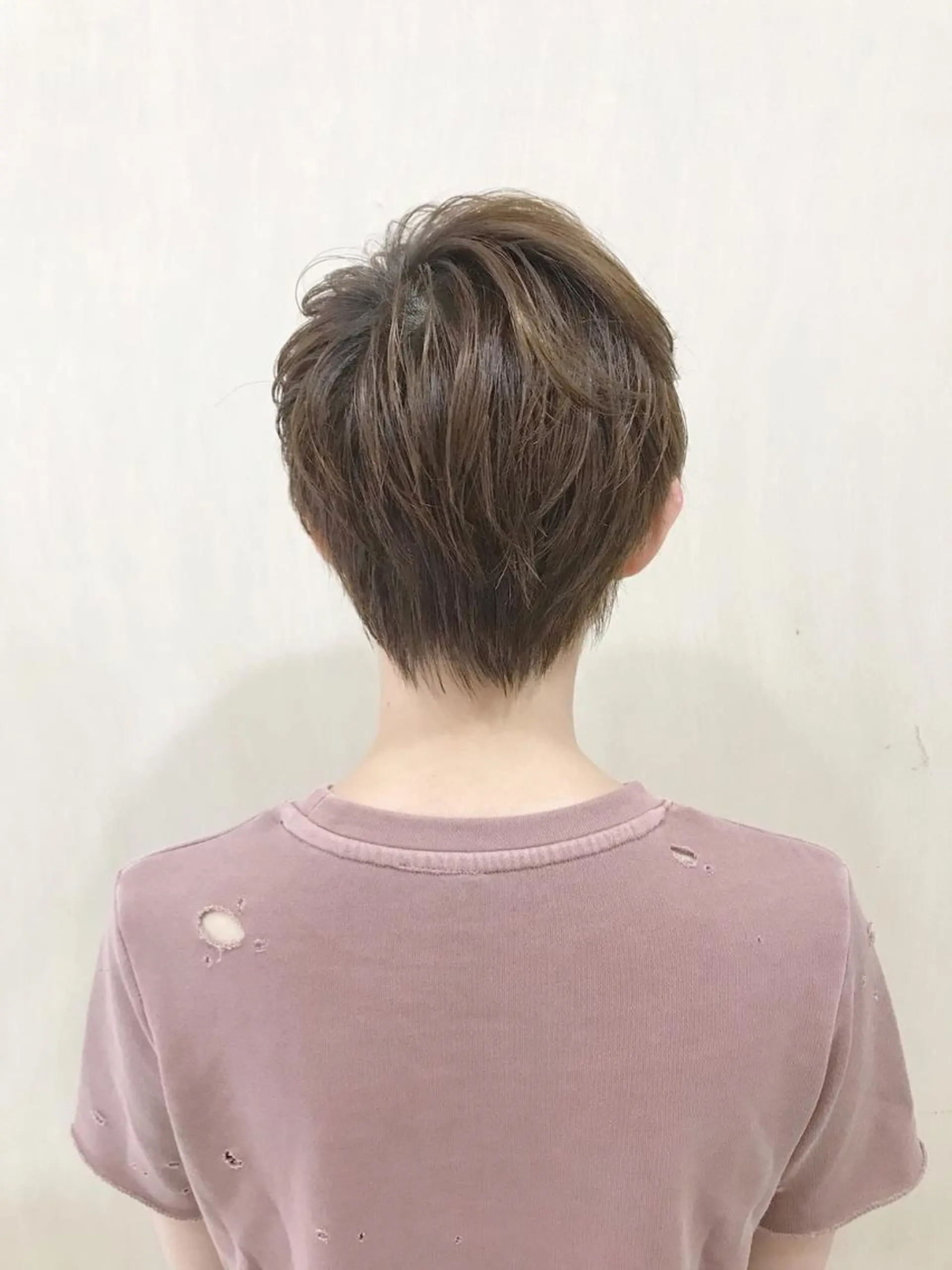 ミディアム カラー パーマ レイヤーカット 早崎太生のヘアスタイル